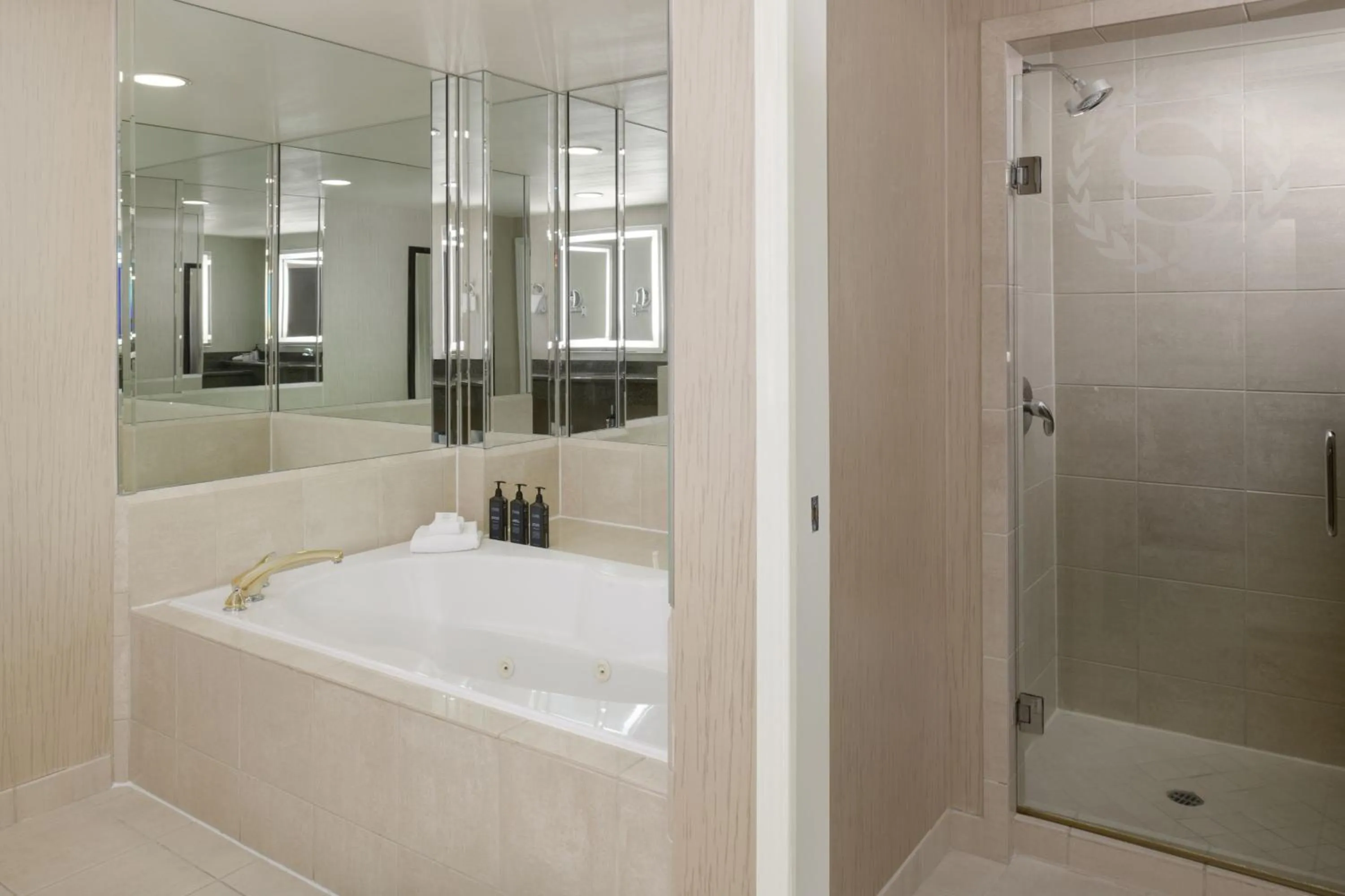 Bathroom in Sheraton Sonoma Wine Country Petaluma