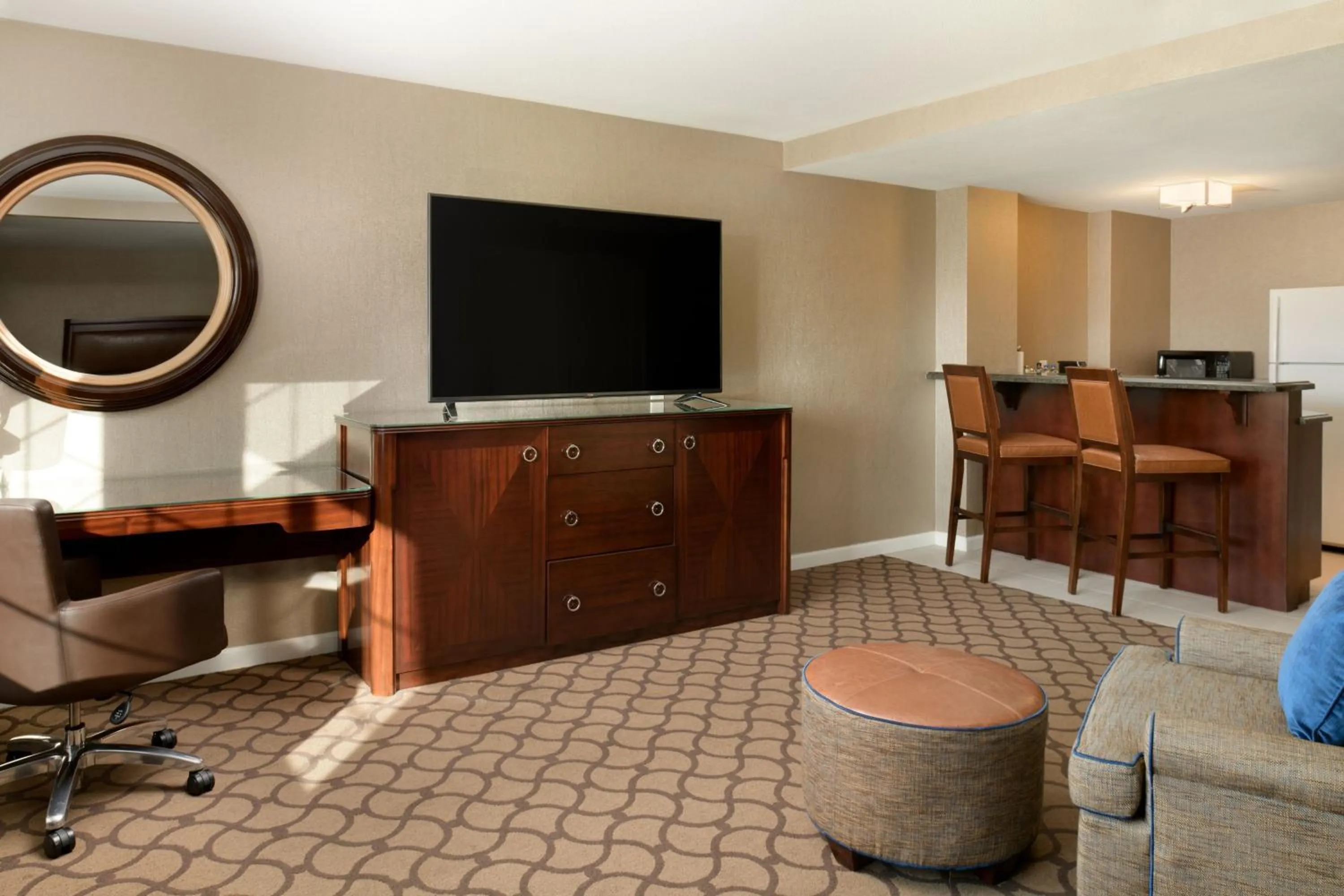 Living room in Sheraton Sonoma Wine Country Petaluma