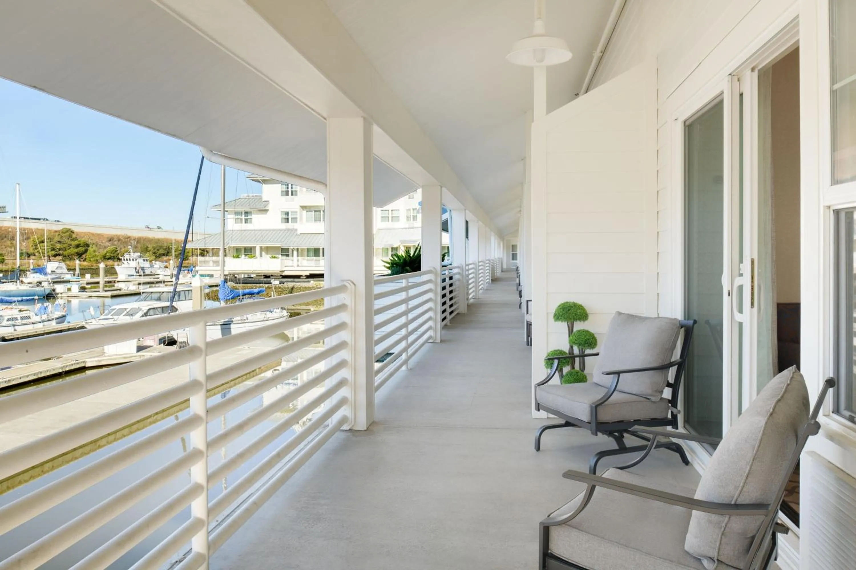 Photo of the whole room in Sheraton Sonoma Wine Country Petaluma
