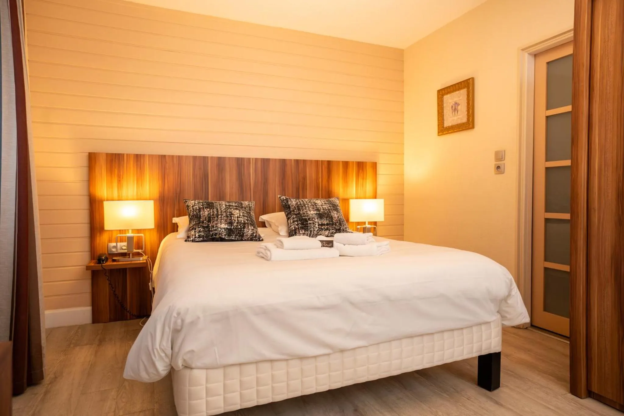 Bed in Hôtel La Réserve