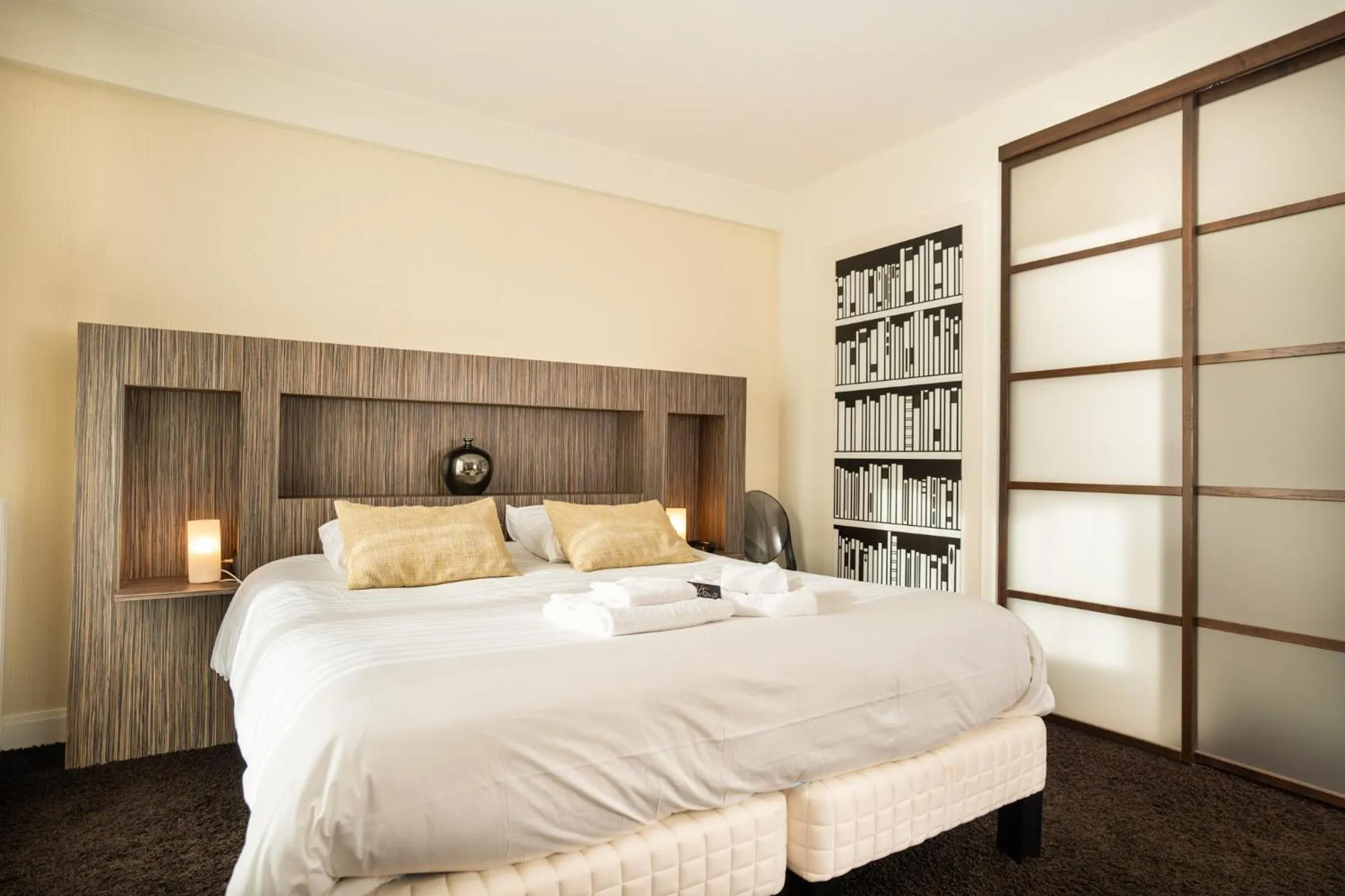 Bed in Hôtel La Réserve