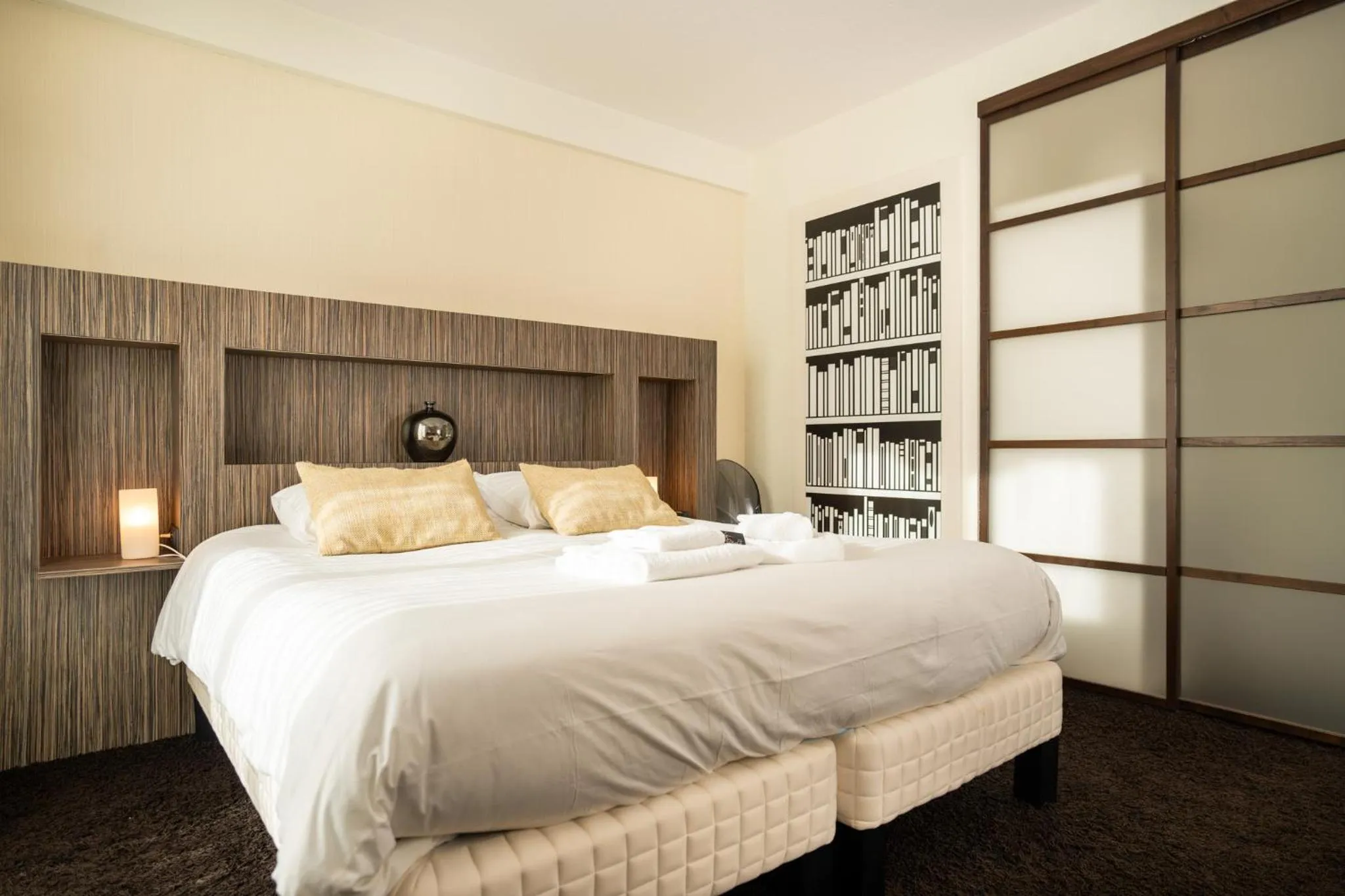 Bed in Hôtel La Réserve