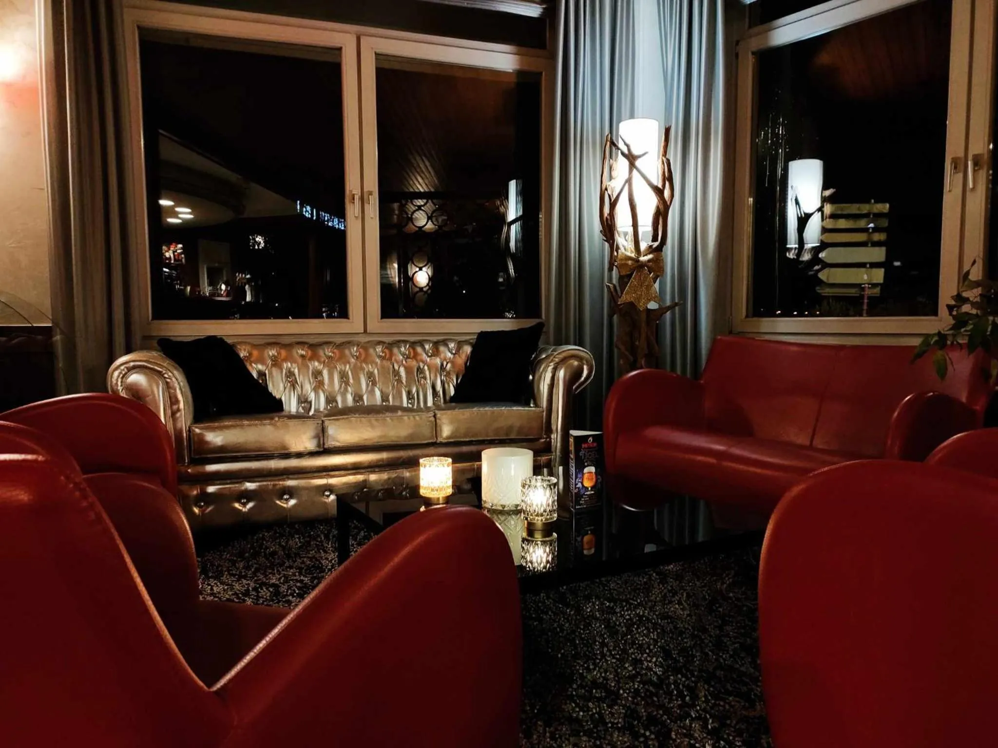 Lounge or bar in Hôtel La Réserve
