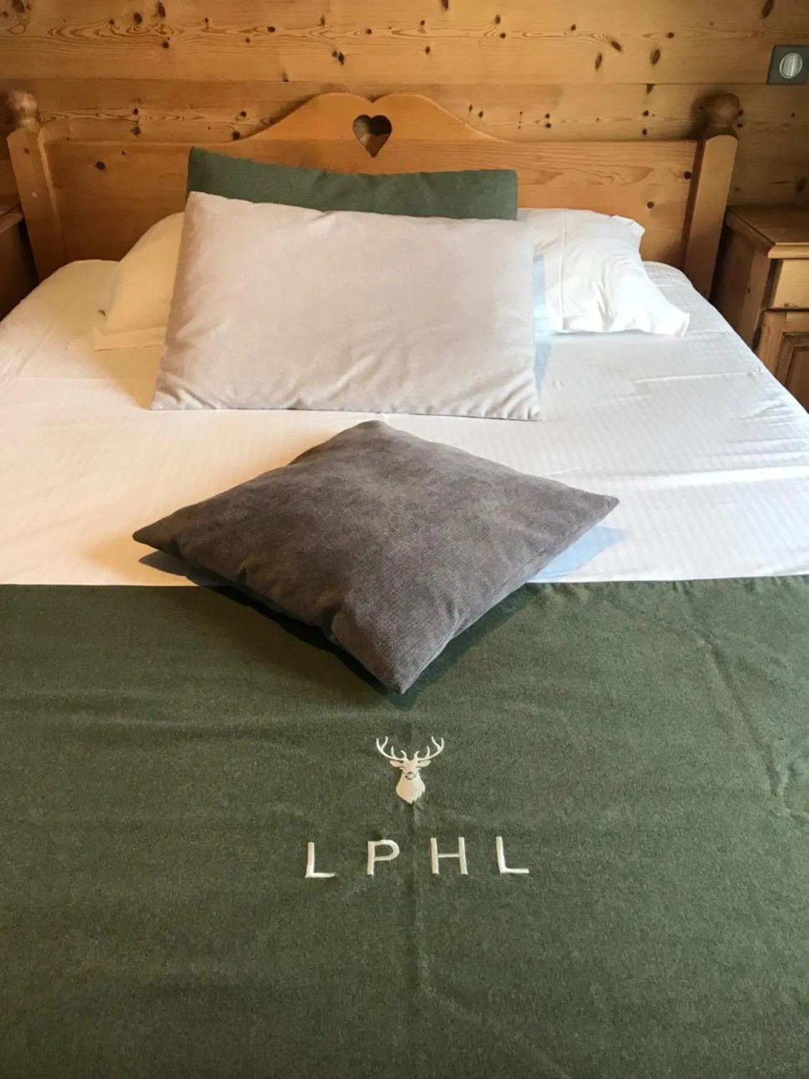 Bed in Hôtel La Réserve