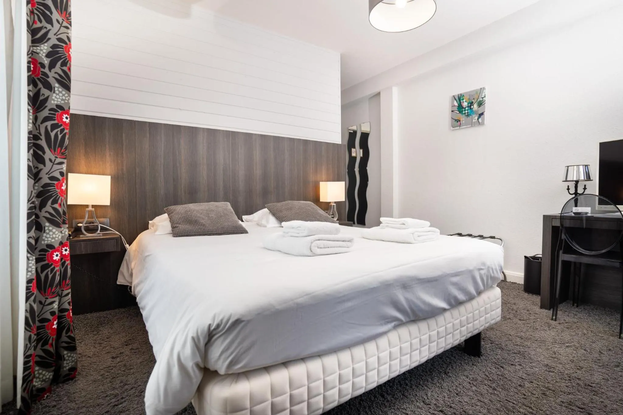 Bed in Hôtel La Réserve