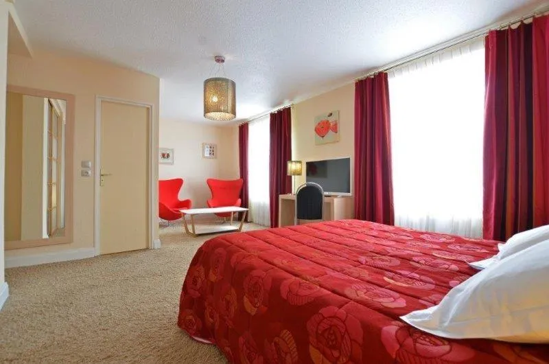 Bed in Hôtel La Réserve