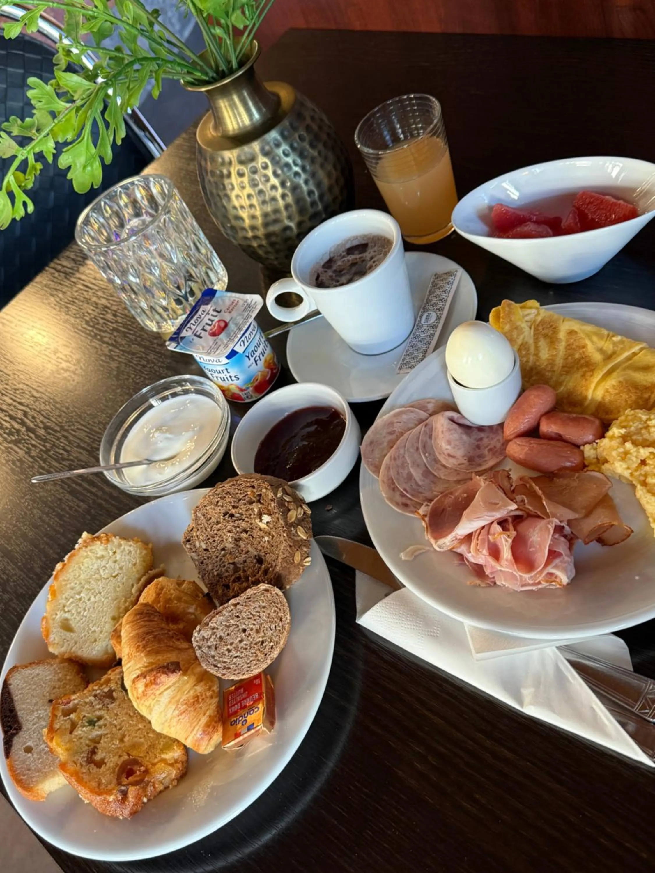 Breakfast in Hôtel La Réserve