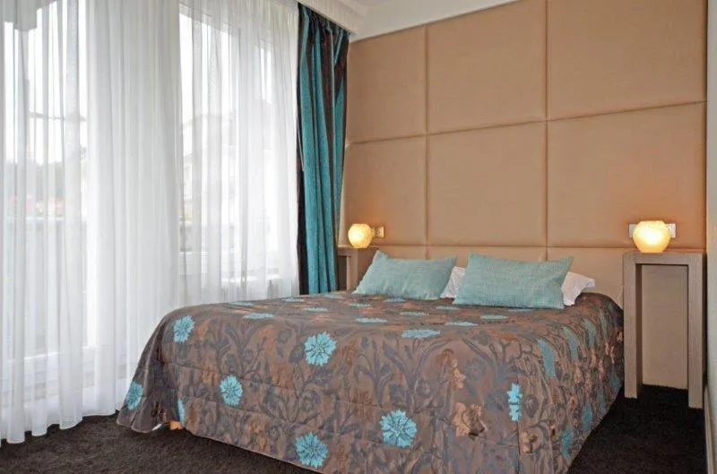 Bed in Hôtel La Réserve