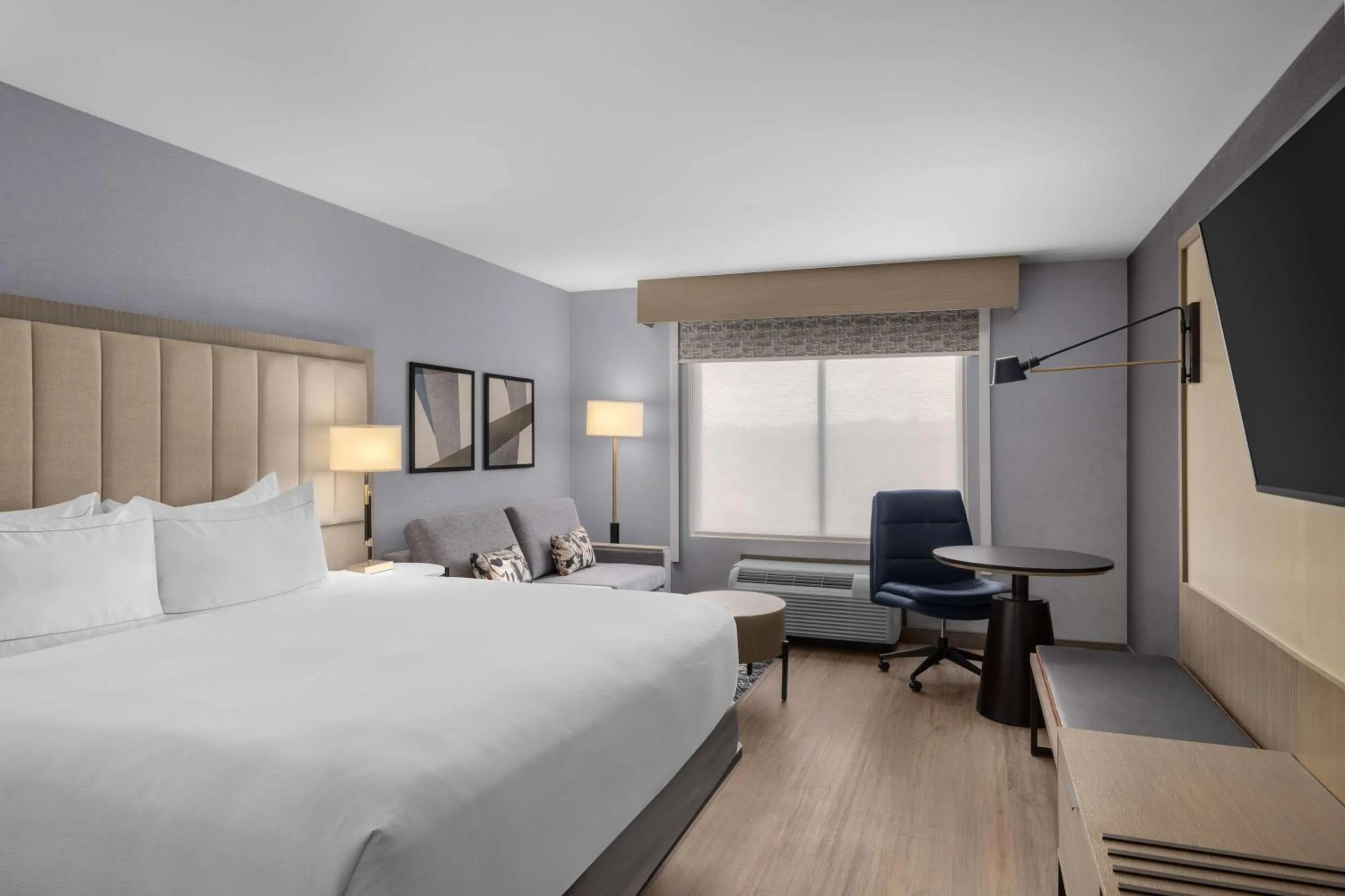 Bedroom, Bed in DoubleTree by Hilton Las Vegas Airport