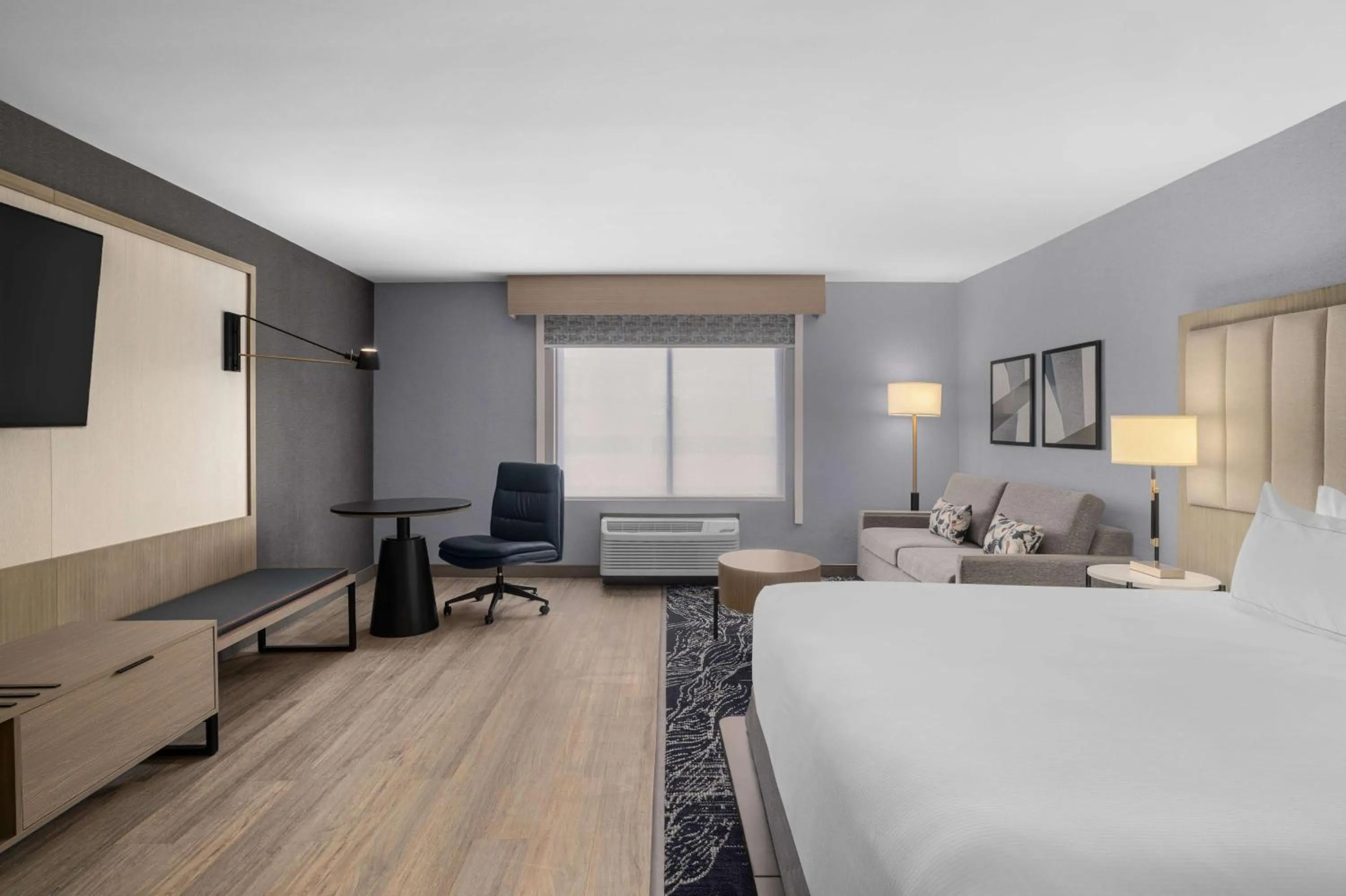 Bedroom, Bed in DoubleTree by Hilton Las Vegas Airport