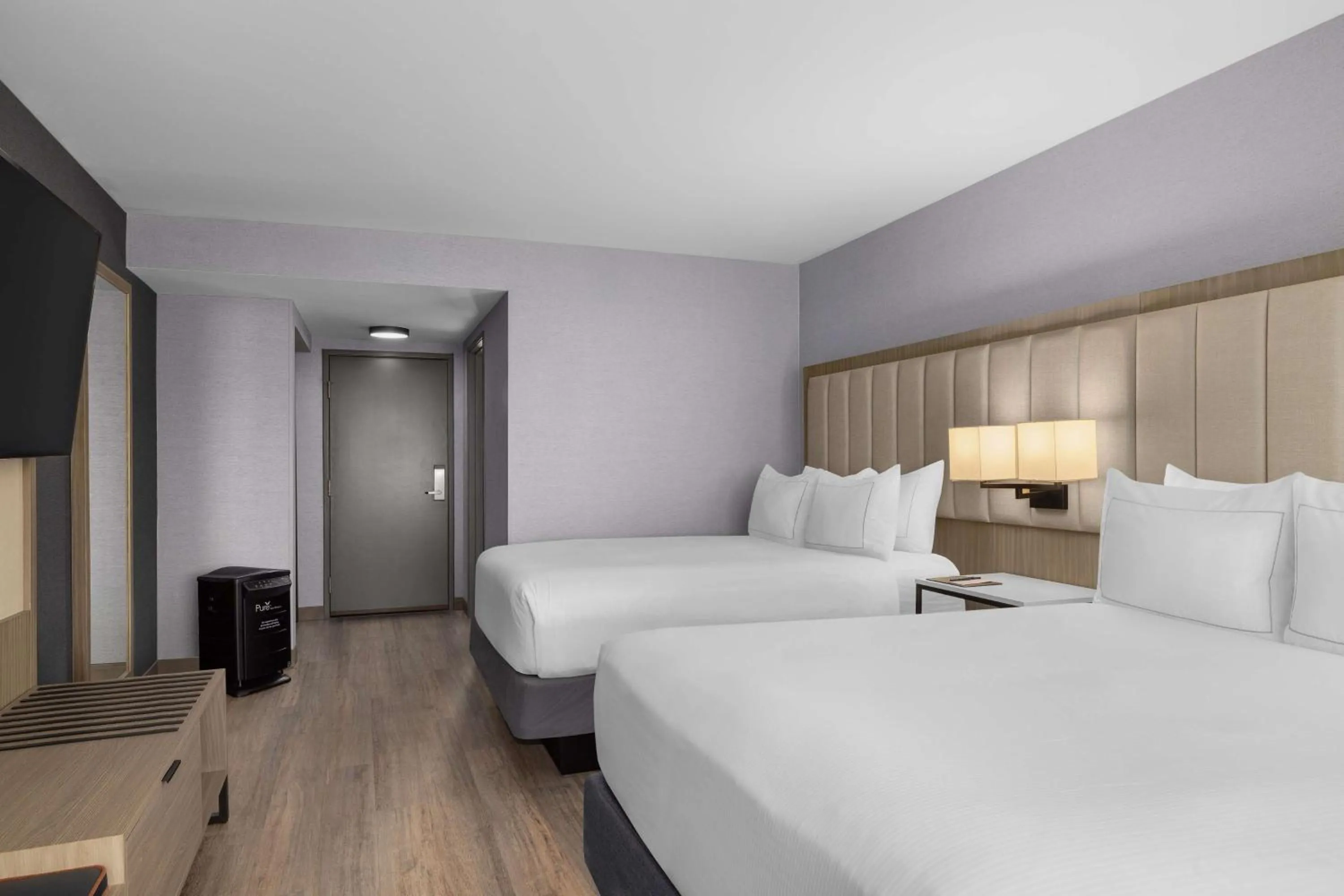 Bed in DoubleTree by Hilton Las Vegas Airport