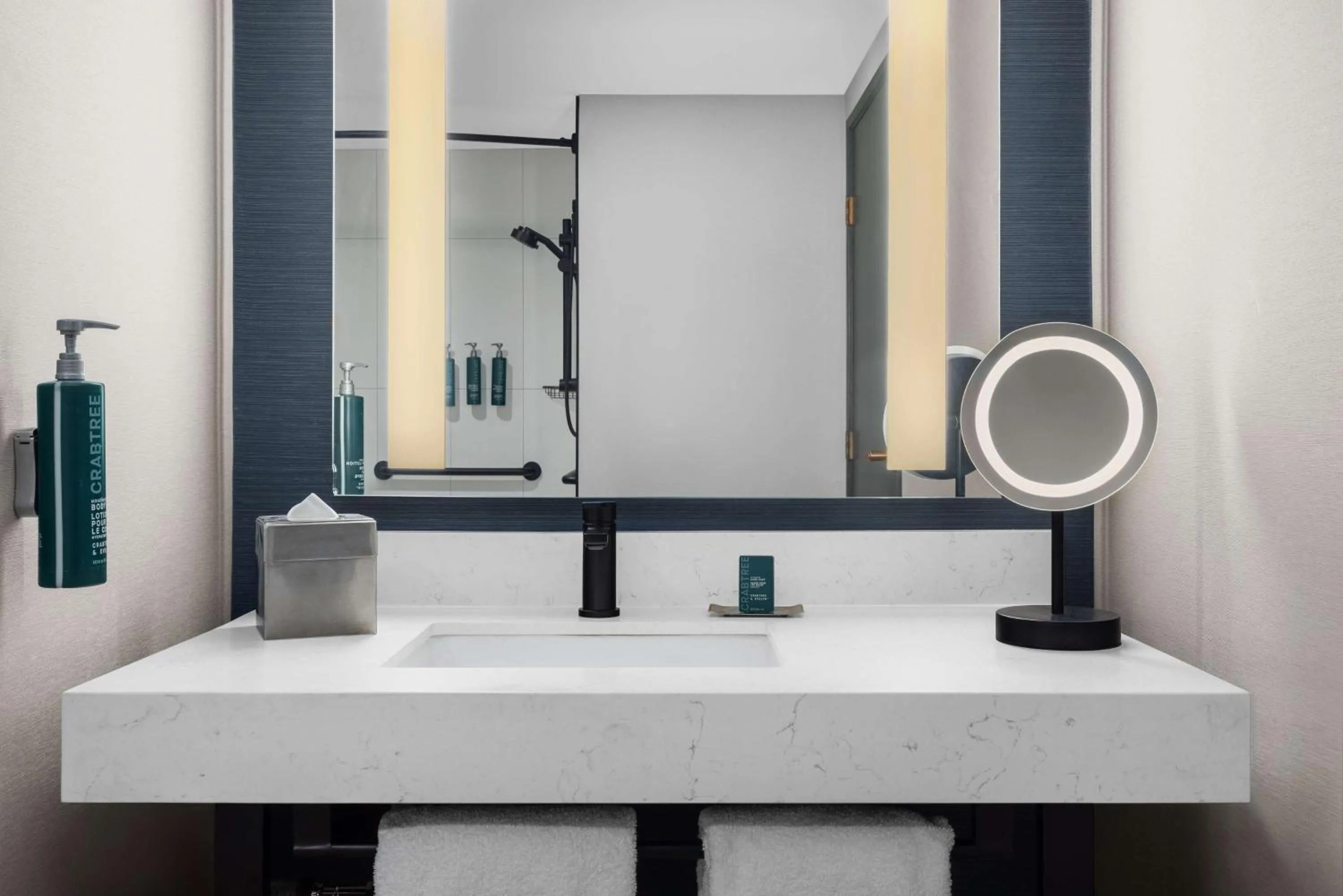 Bathroom in DoubleTree by Hilton Las Vegas Airport