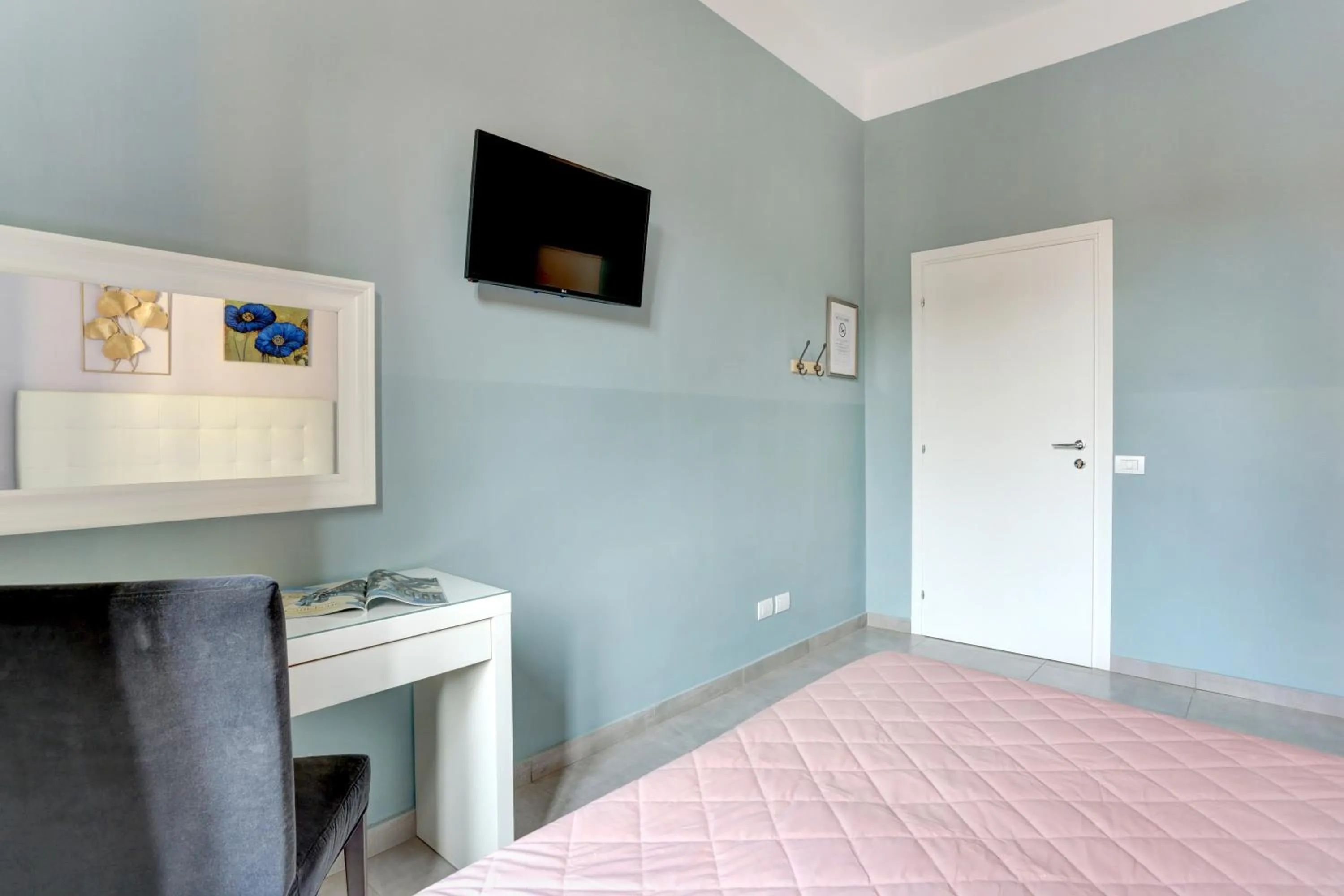 Bed in Claudia House Roma Termini