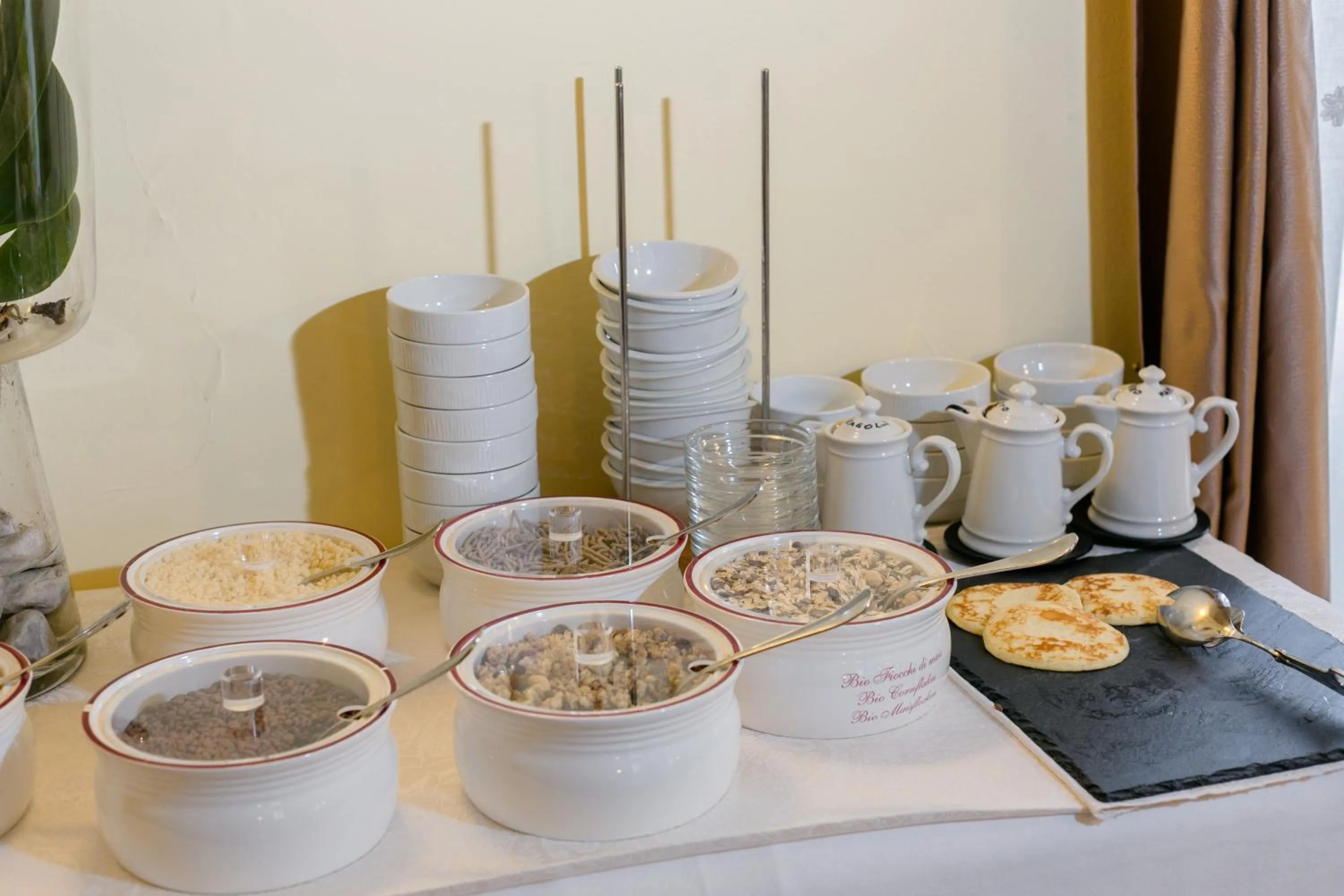 Continental breakfast in Hotel Pace