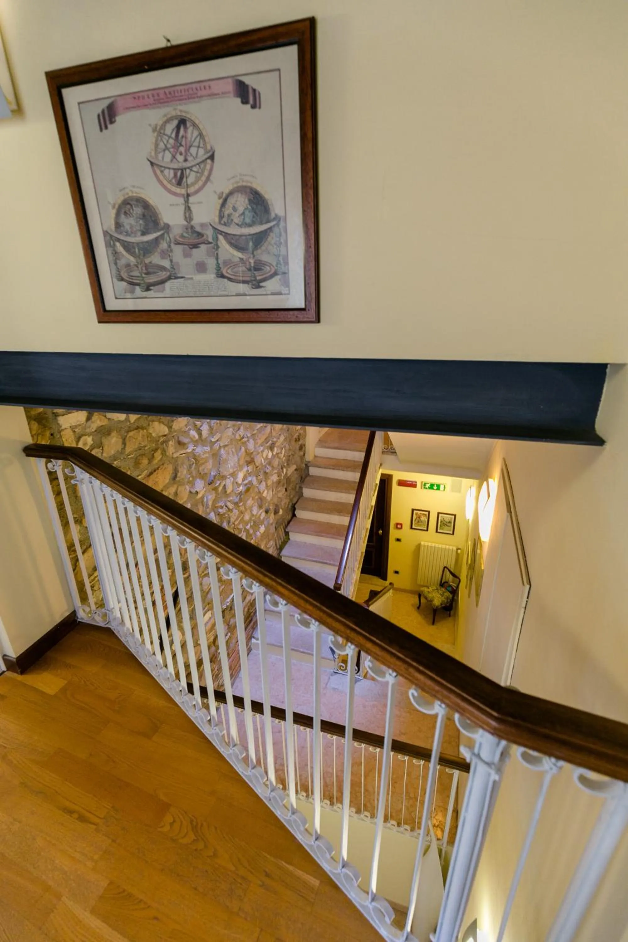 Restaurant/places to eat in Hotel Pace