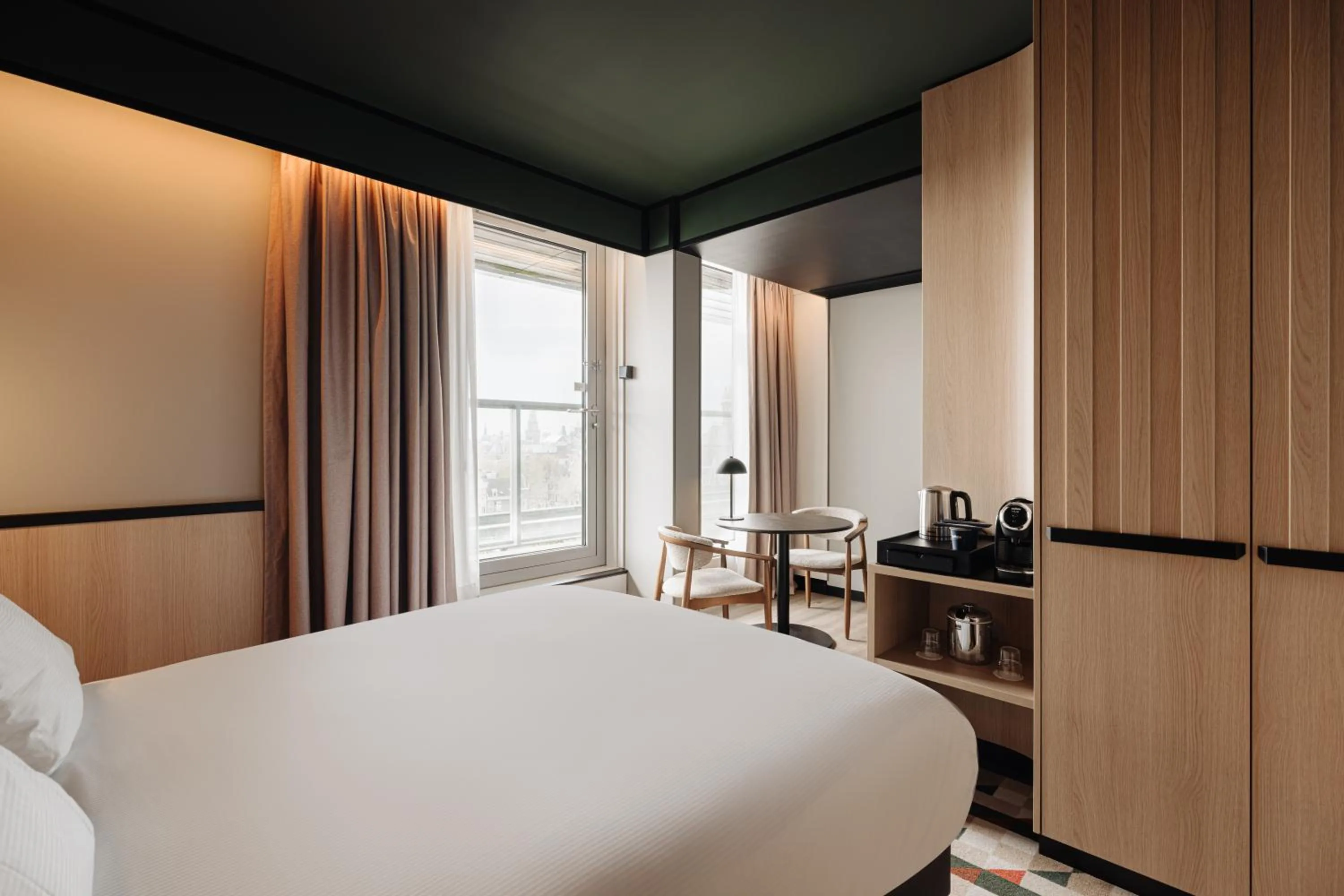 Bedroom, Bed in DoubleTree by Hilton Amsterdam Centraal Station