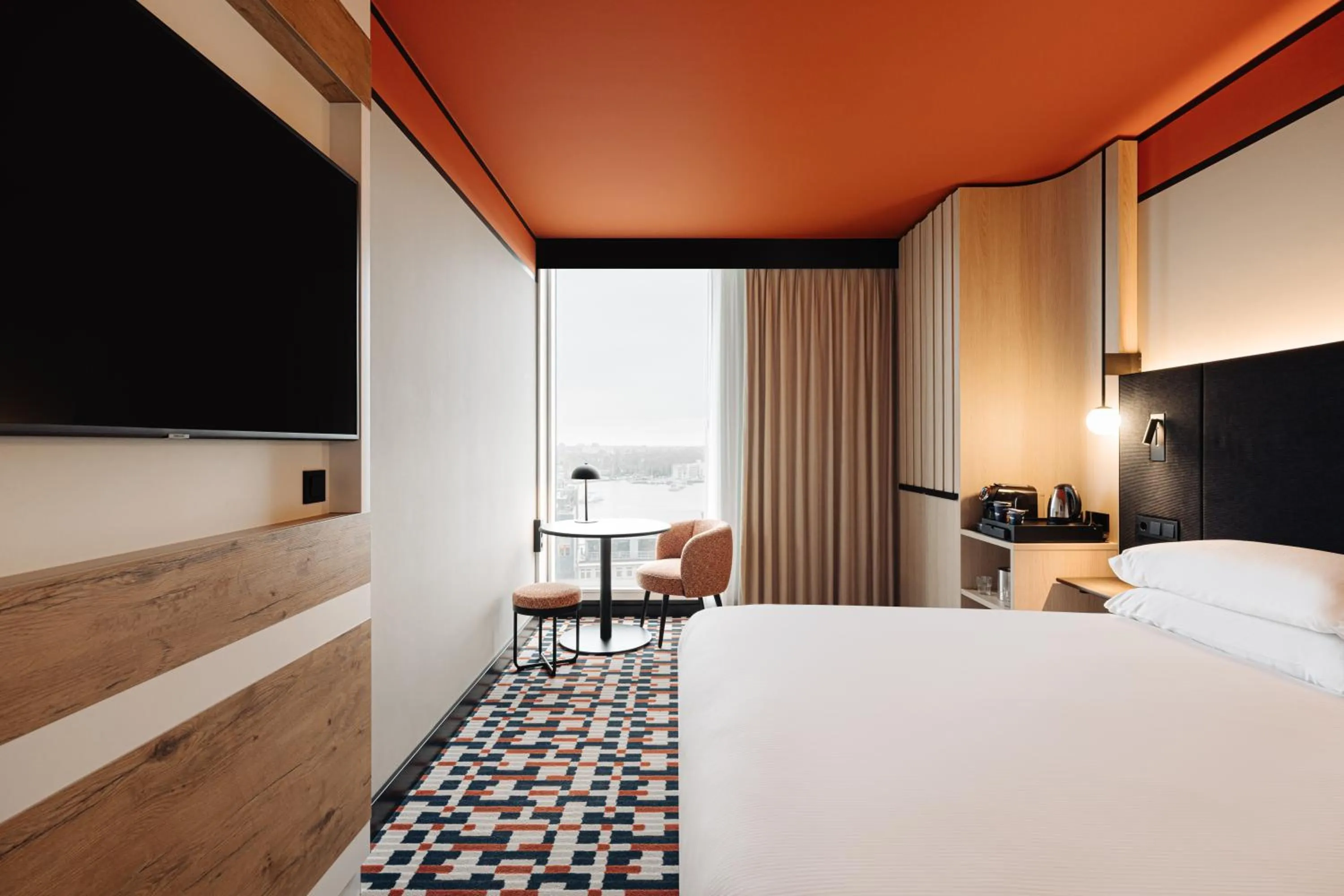 Bedroom, Bed in DoubleTree by Hilton Amsterdam Centraal Station