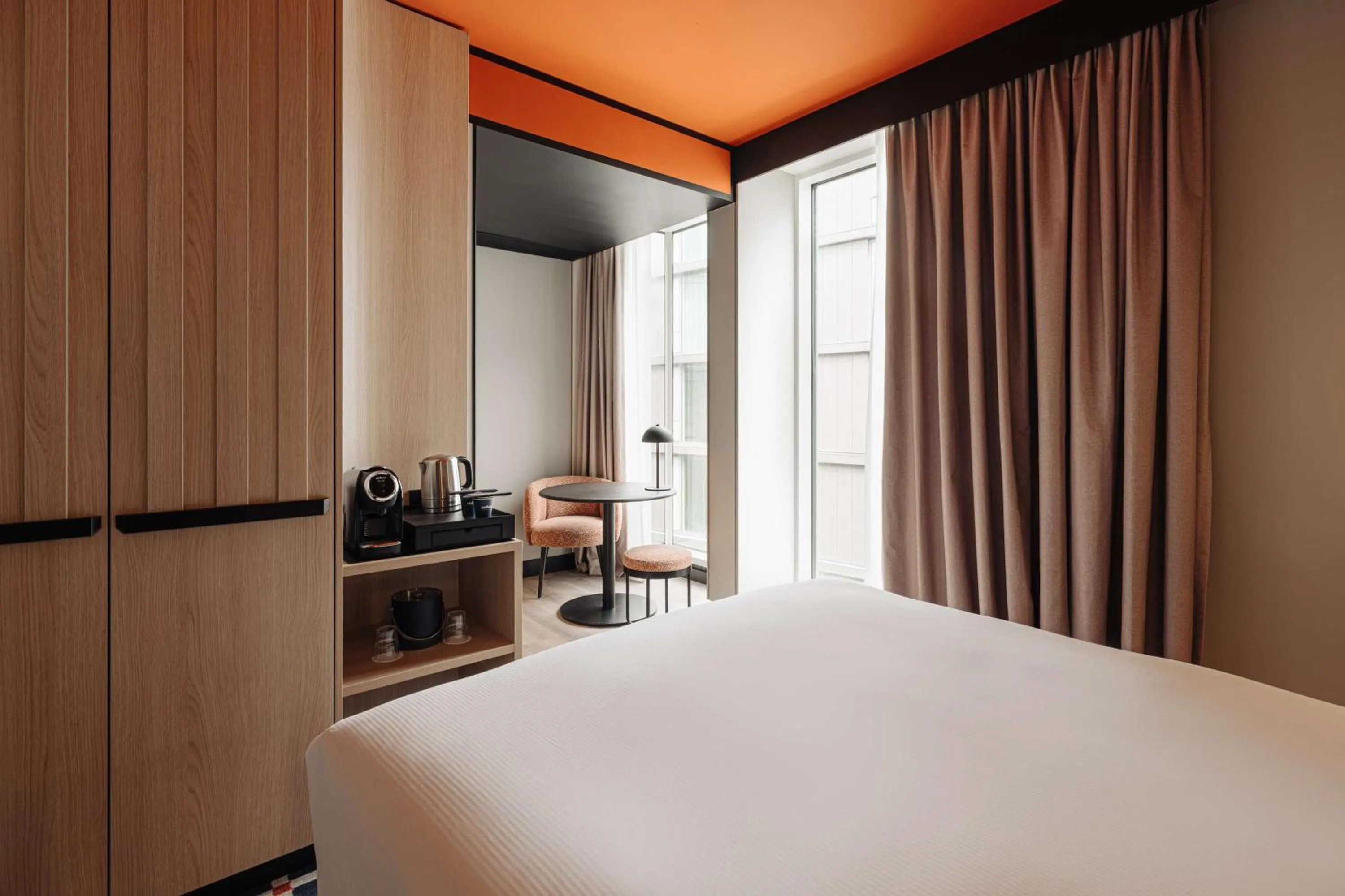 Bed in DoubleTree by Hilton Amsterdam Centraal Station