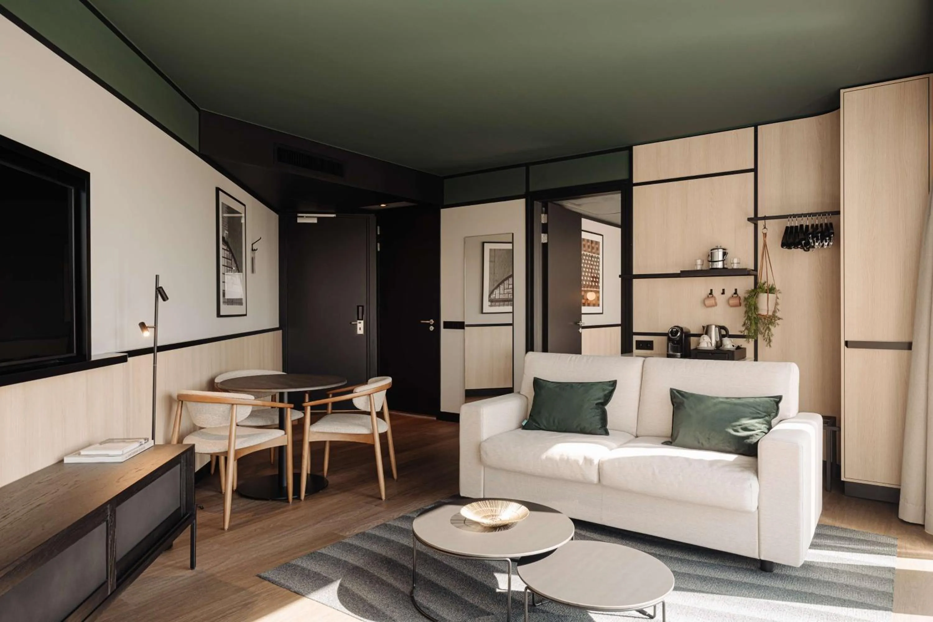 Living room in DoubleTree by Hilton Amsterdam Centraal Station