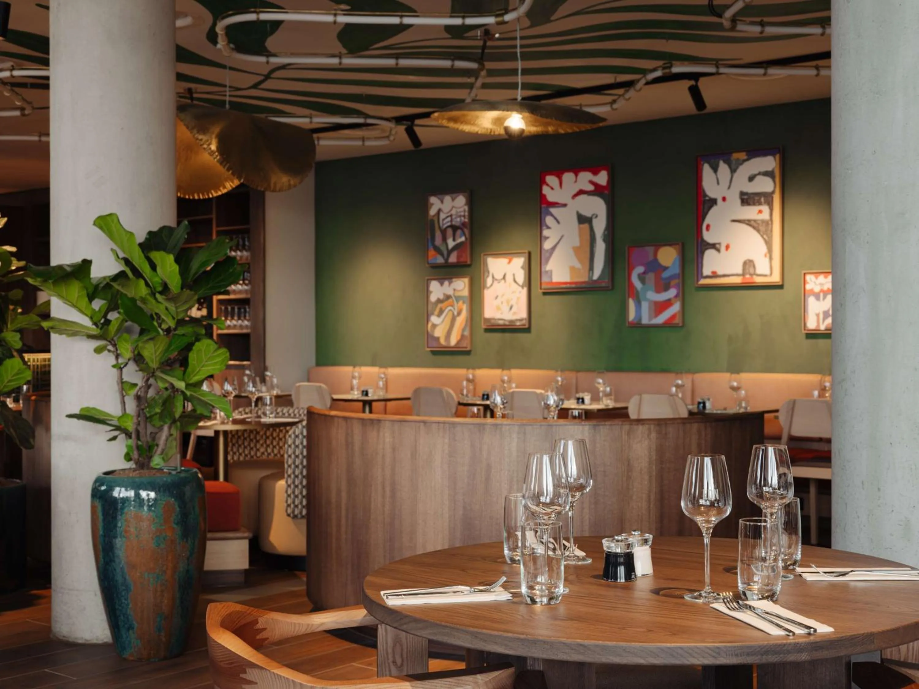 Restaurant/places to eat in DoubleTree by Hilton Amsterdam Centraal Station