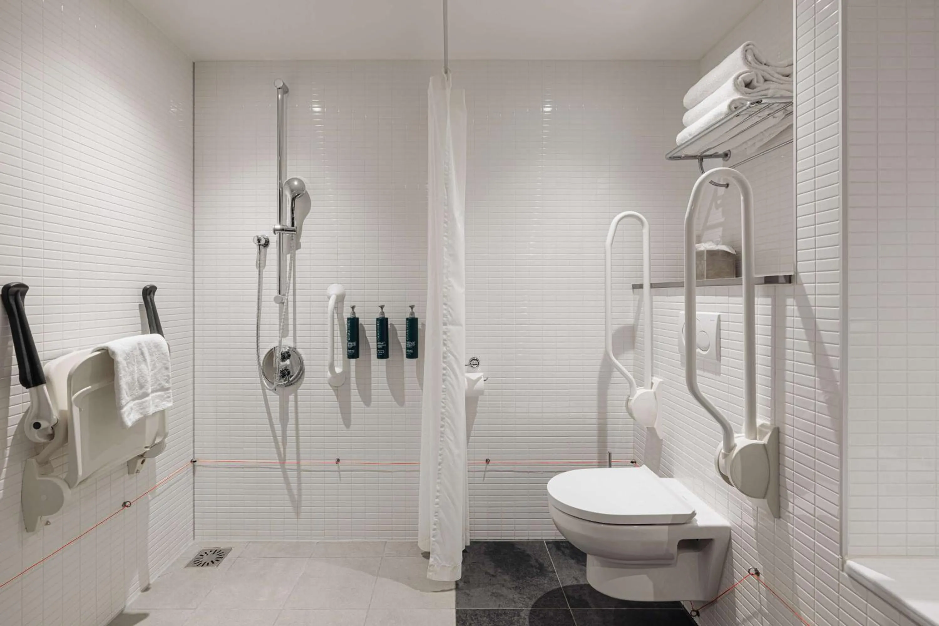 Bathroom in DoubleTree by Hilton Amsterdam Centraal Station