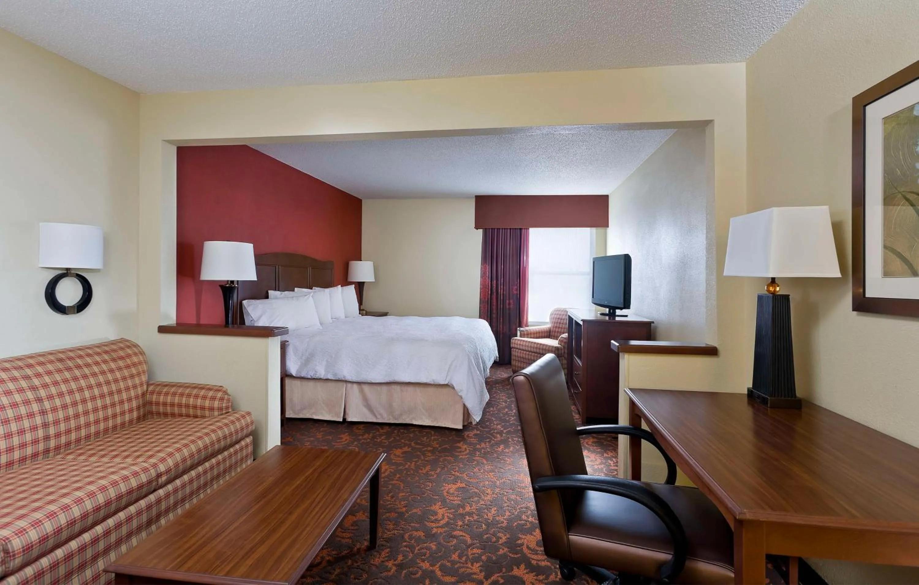 Bed in Hampton Inn Chicago-Tinley Park