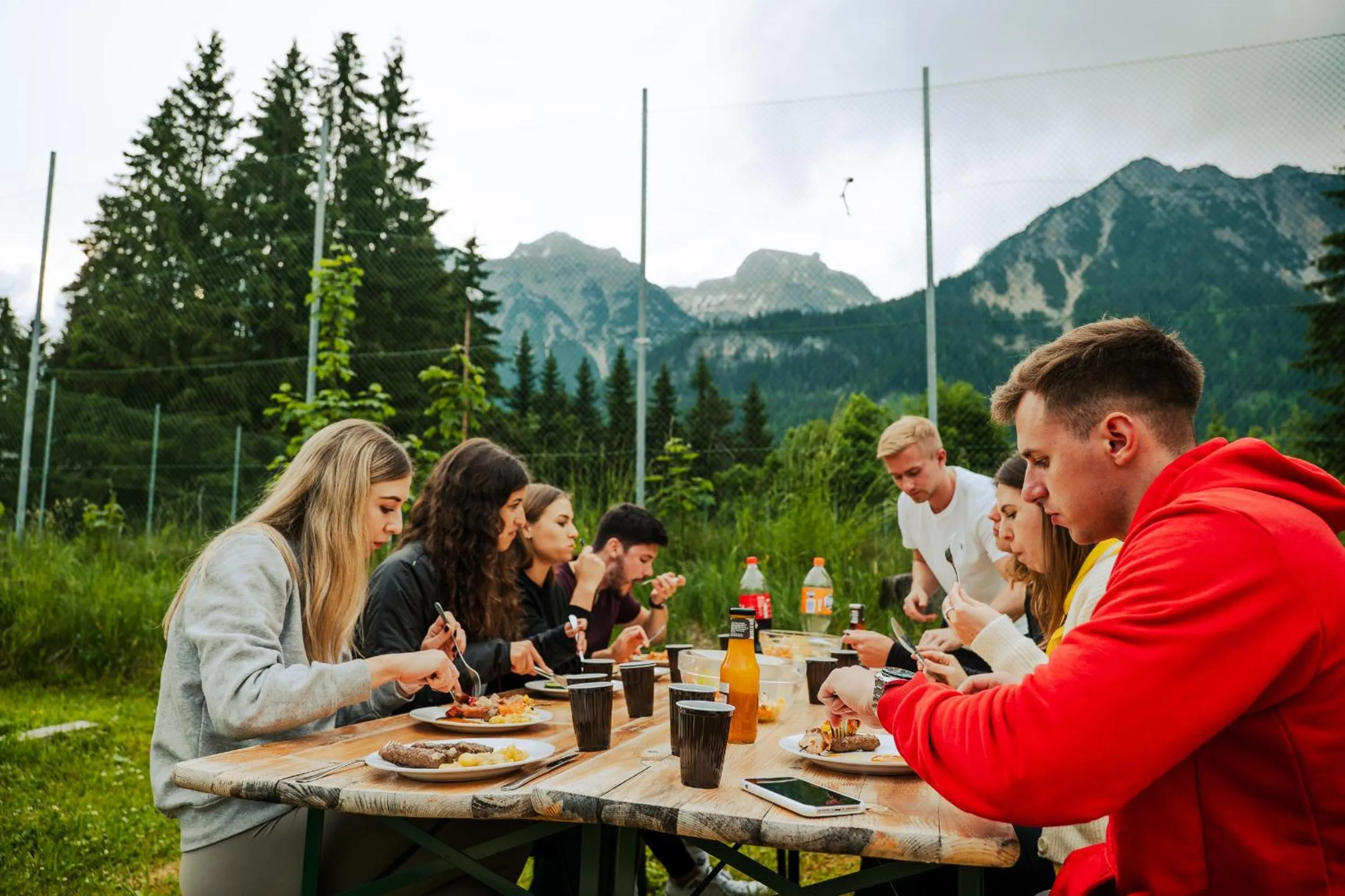 Restaurant/places to eat in Mountain Hotel & Hostel