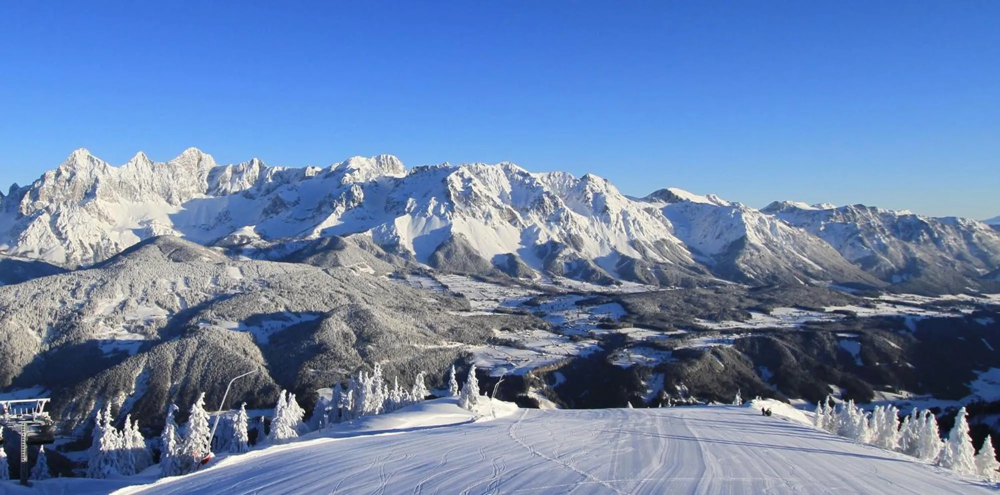 Natural landscape in Mountain Hotel & Hostel