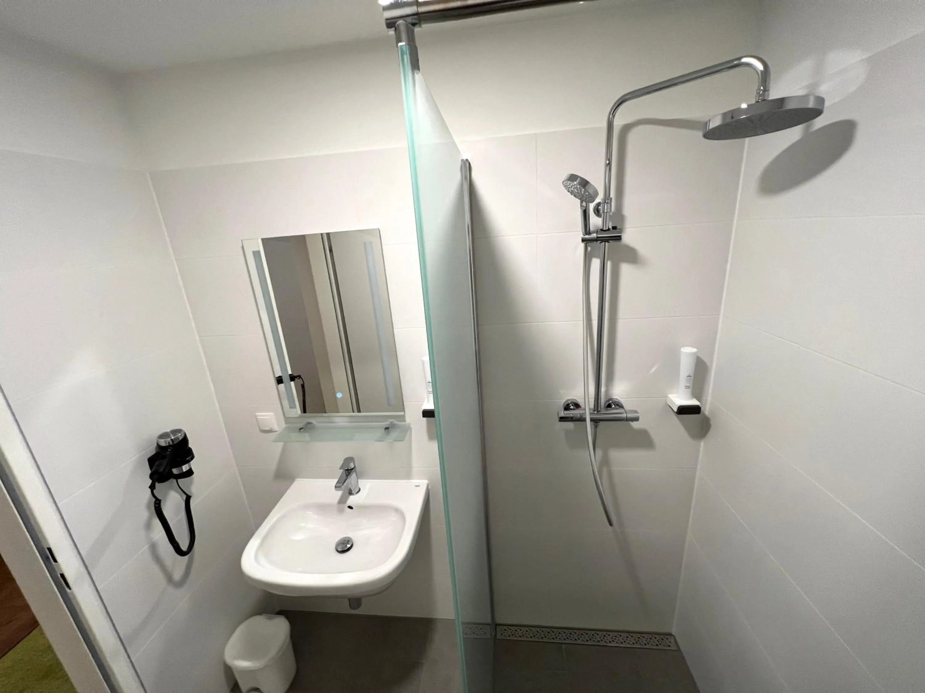 Shower in Mountain Hotel & Hostel