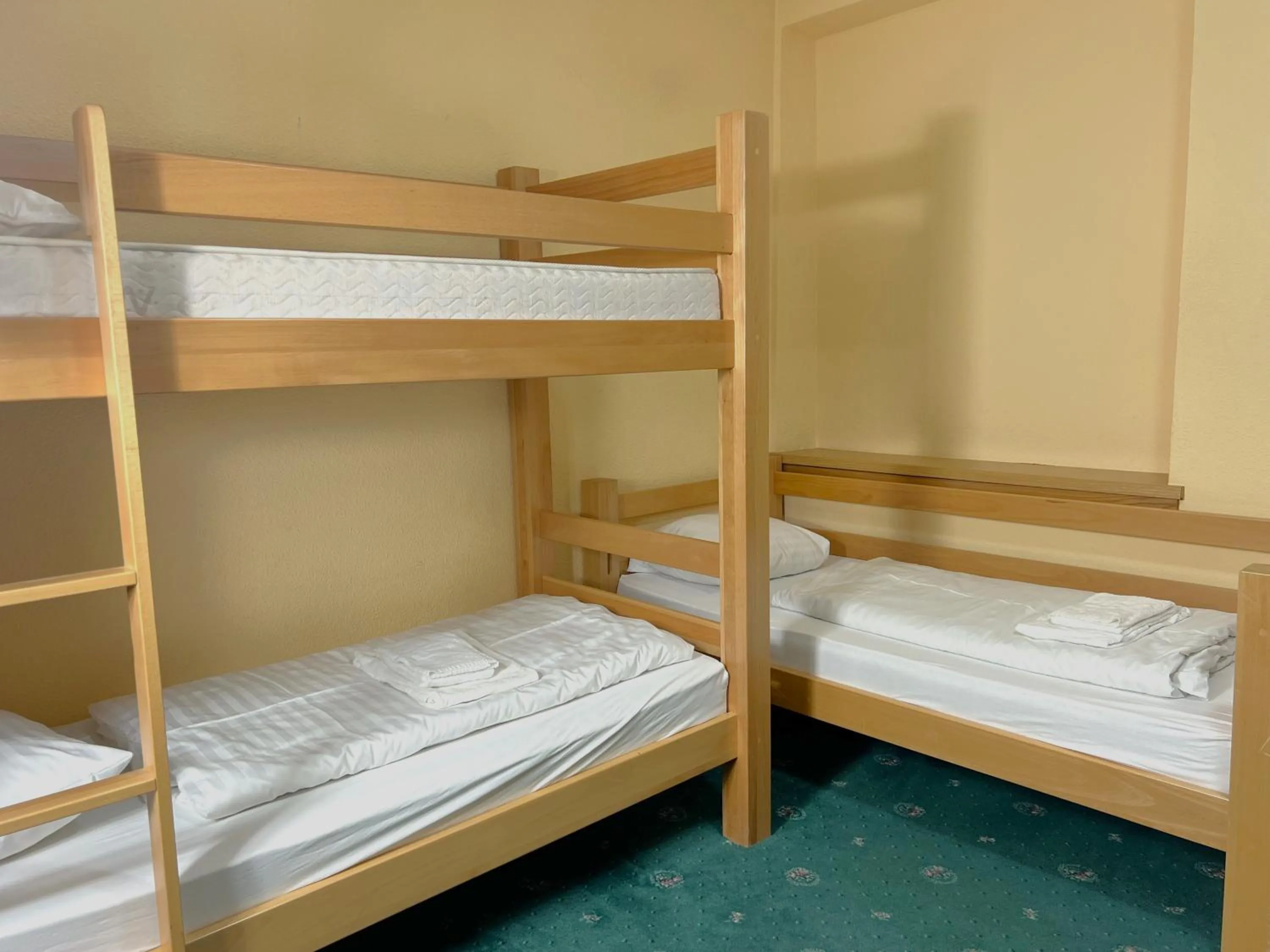 room service, Bed in Mountain Hotel & Hostel