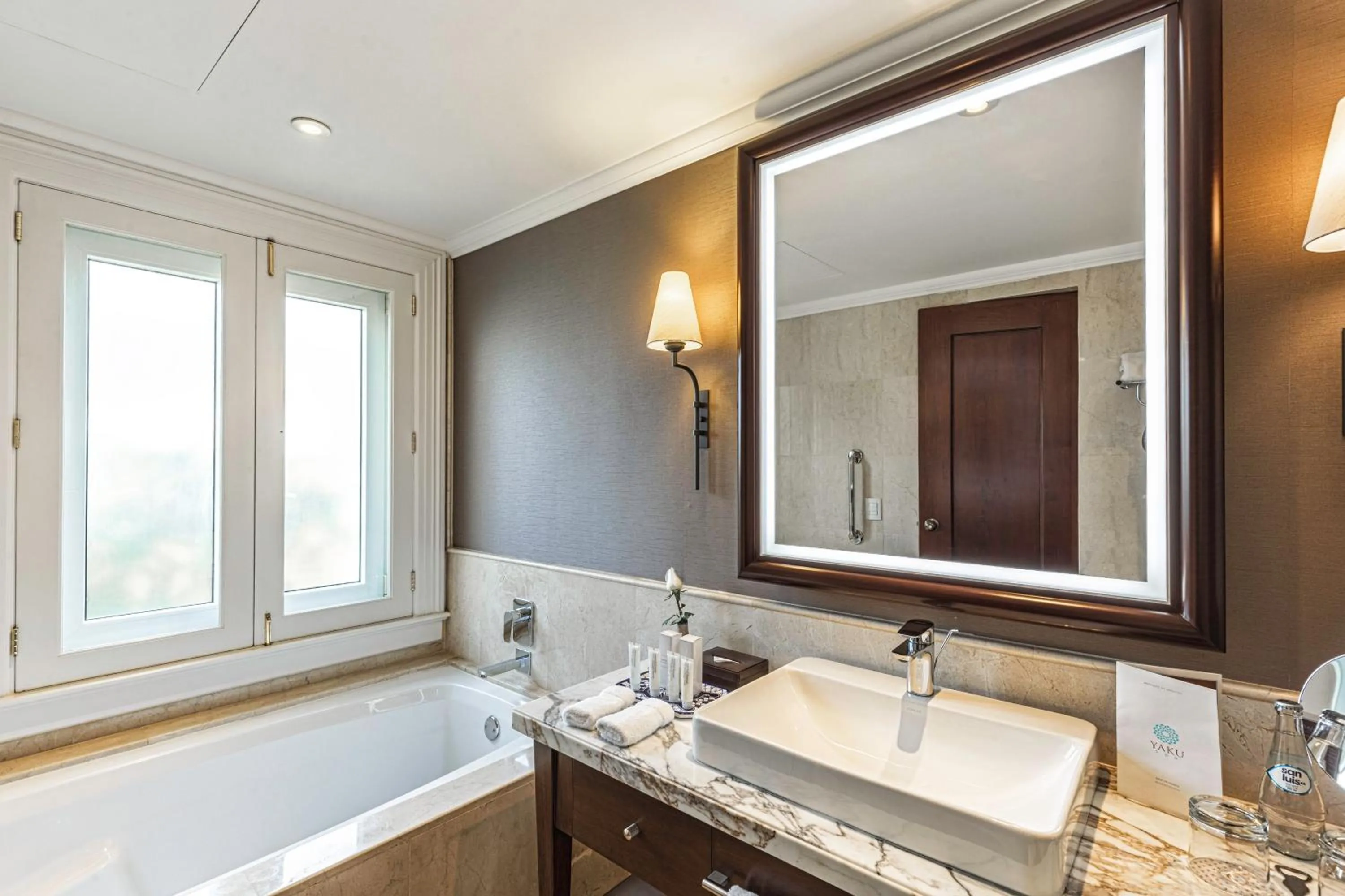 Bathroom in Country Club Lima Hotel – The Leading Hotels of the World