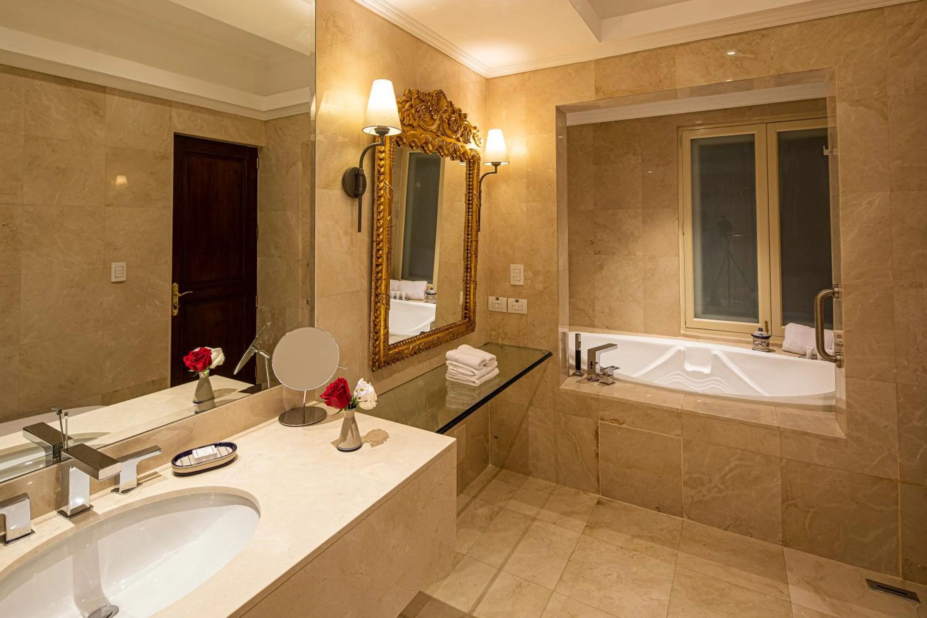 Bathroom in Country Club Lima Hotel – The Leading Hotels of the World