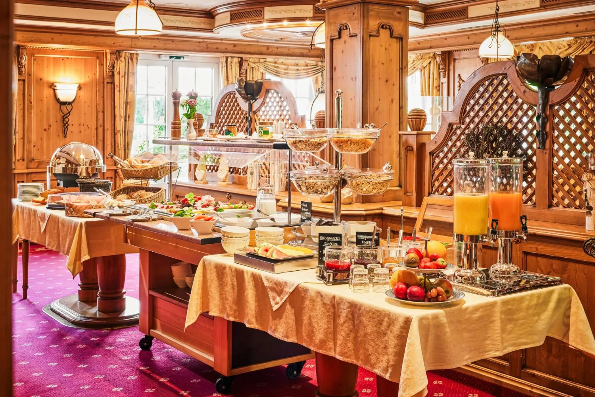 Buffet breakfast in Landhaus Lenneper-Führt