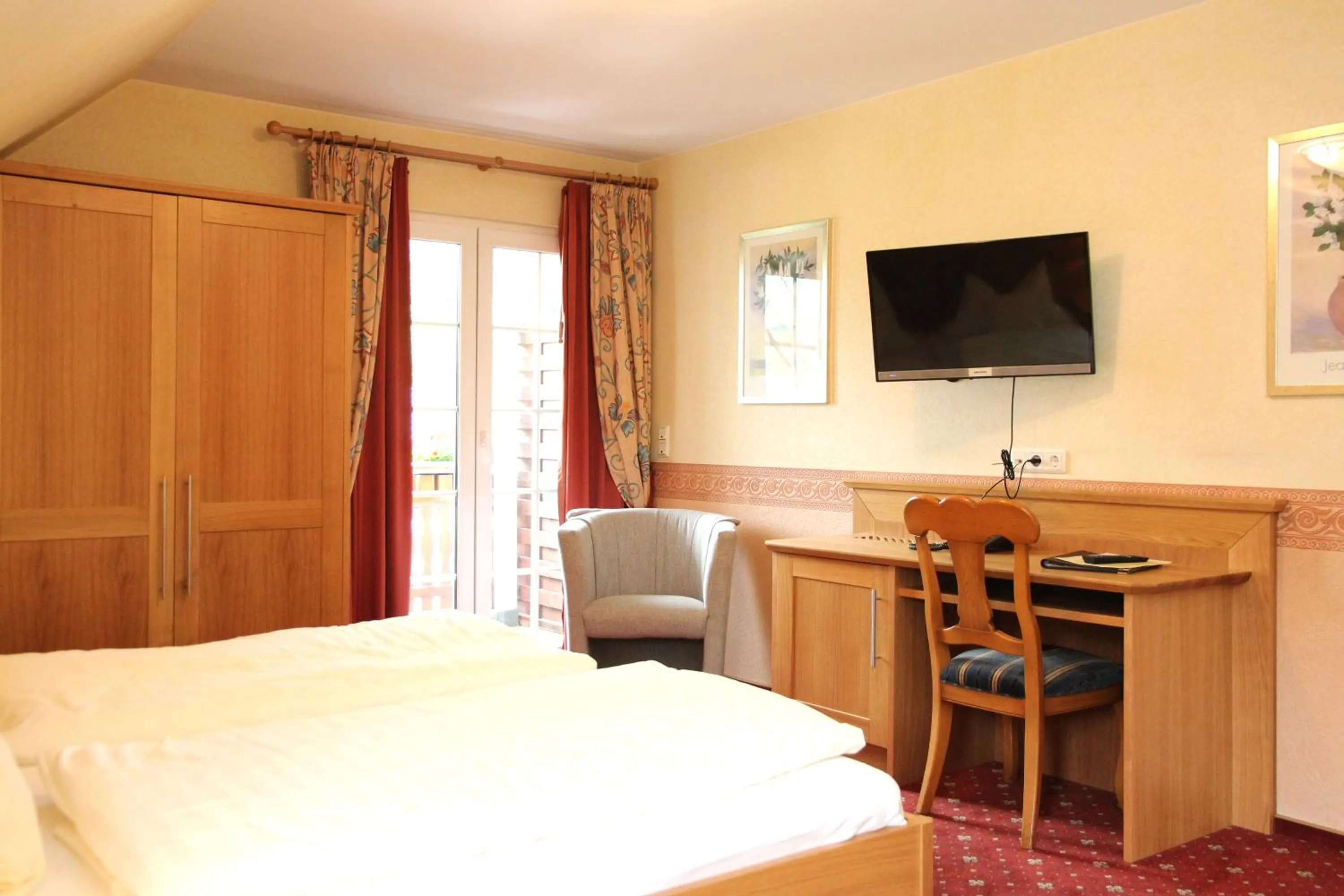 Comfort Double Room with Balcony - single occupancy in Landhaus Lenneper-Führt