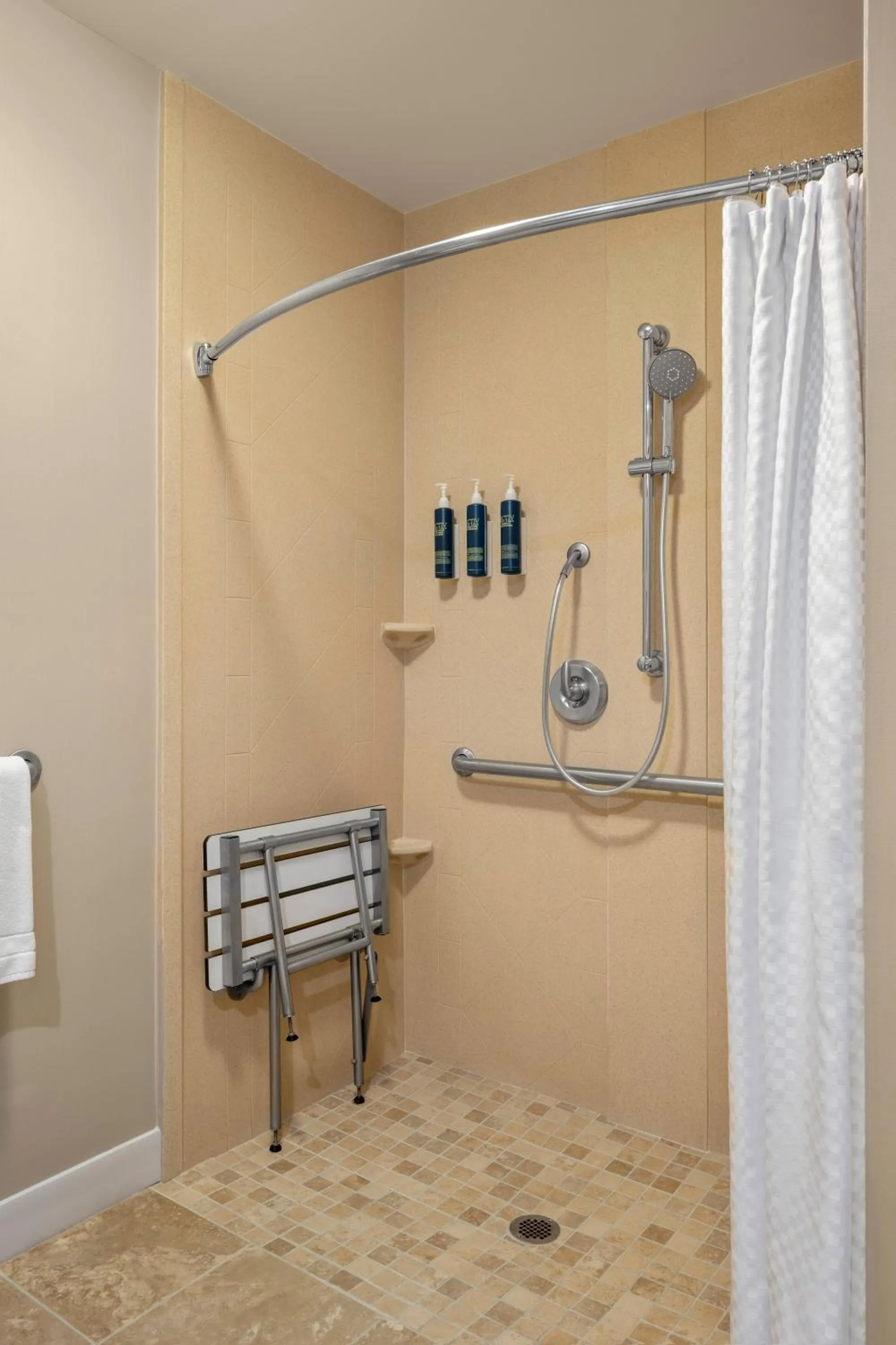 Traditional Queen Room with Transfer Shower - Mobility and Hearing Accessible in Four Points by Sheraton Chicago Westchester/Oak Brook