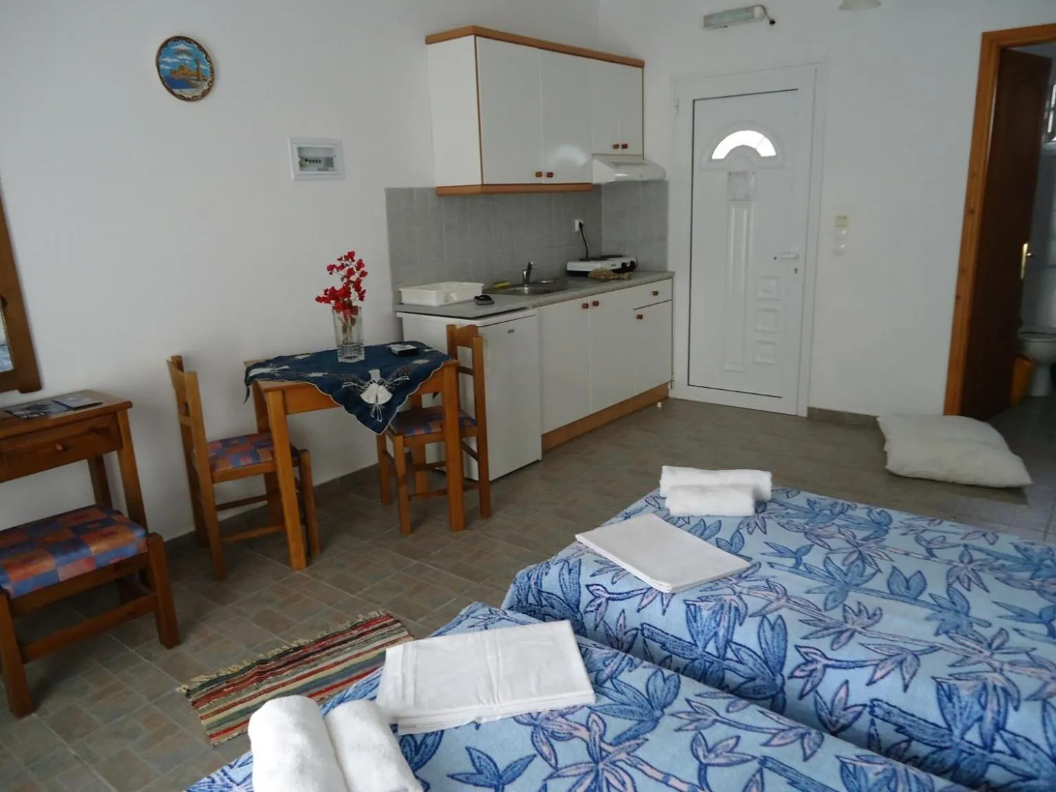 Photo of the whole room, Bed in Summer Dream