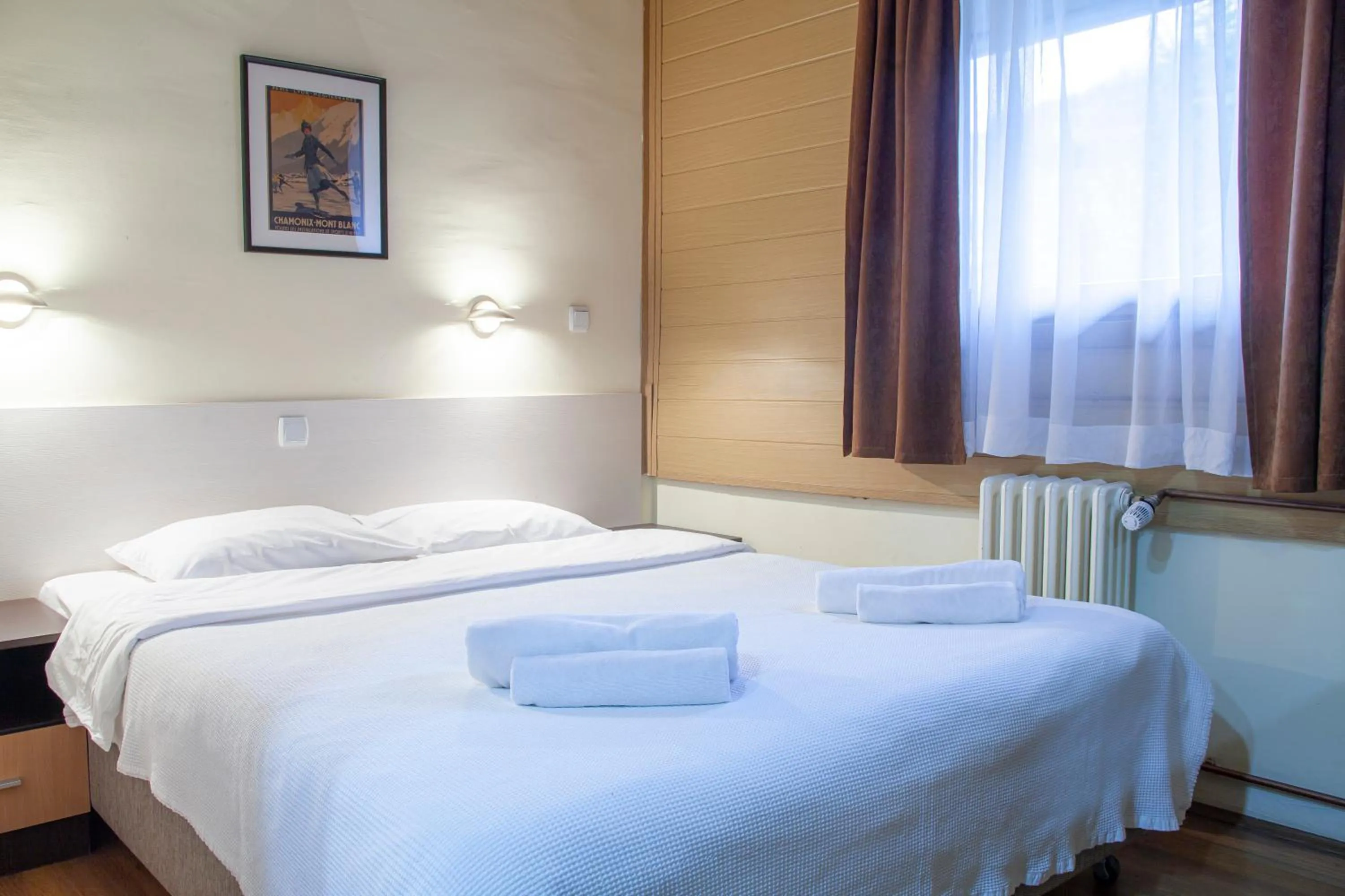 Photo of the whole room, Bed in Hotel Junior