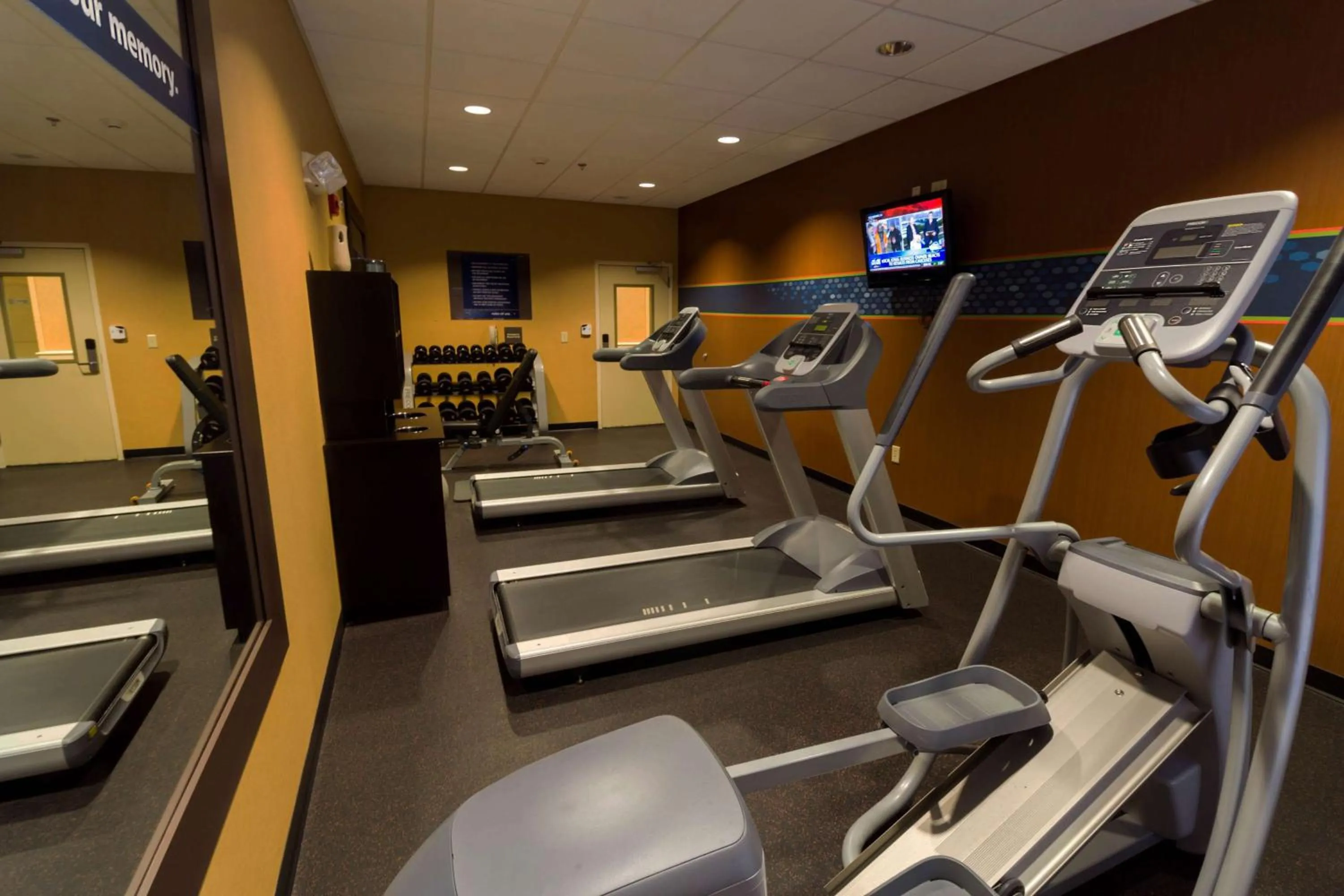 Fitness centre/facilities in Hampton Inn & Suites Sevierville at Stadium Drive