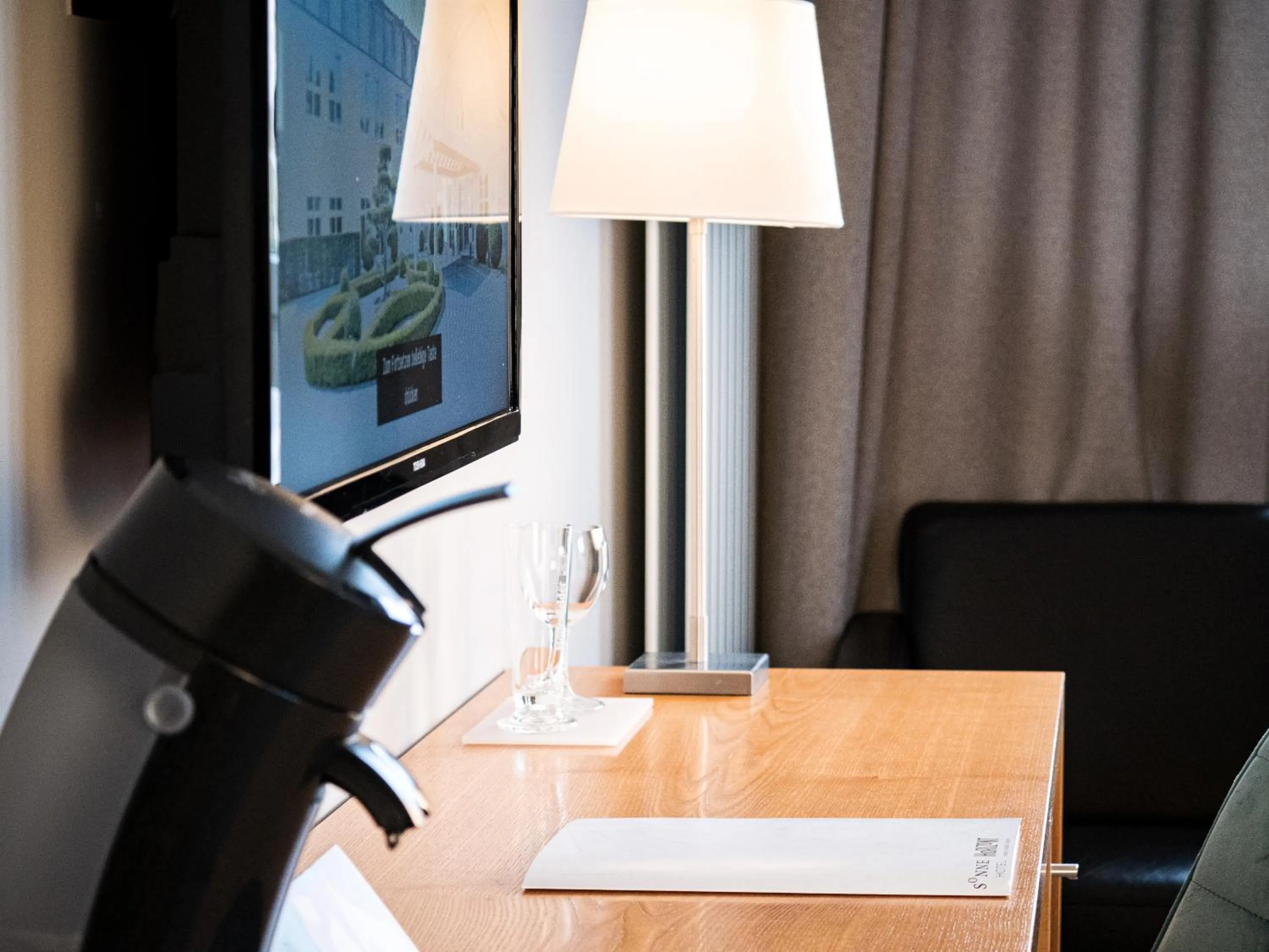 TV and multimedia in Hotel Sonne