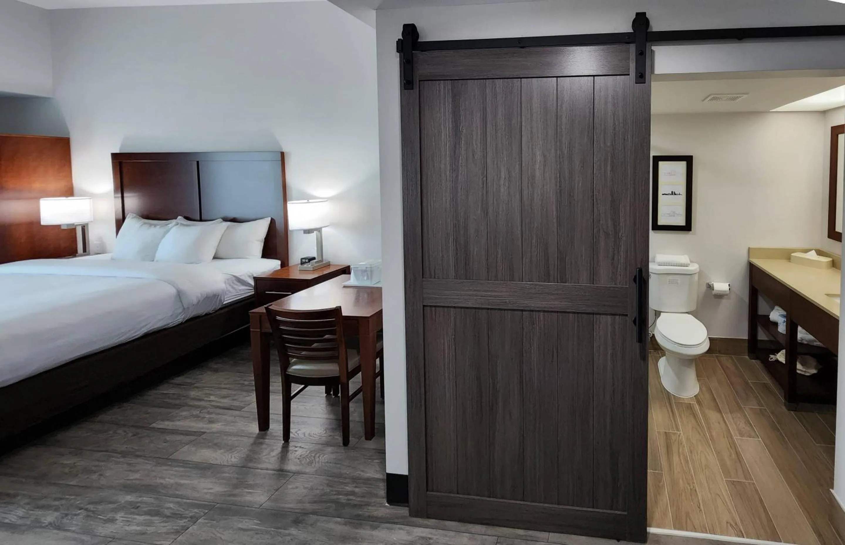 Bedroom, Bed in Comfort Suites Baymeadows Near Butler Blvd