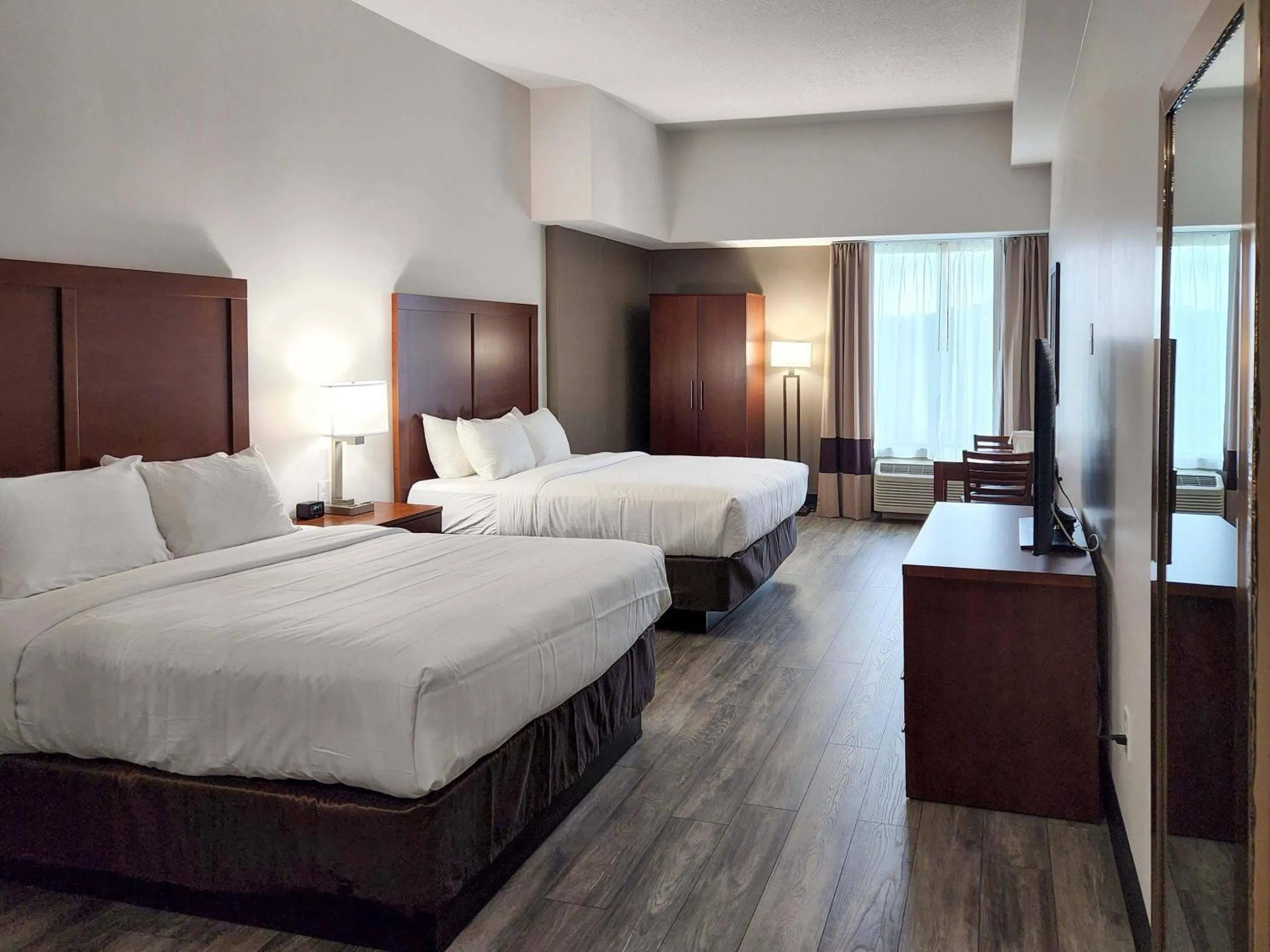 Bedroom, Bed in Comfort Suites Baymeadows Near Butler Blvd