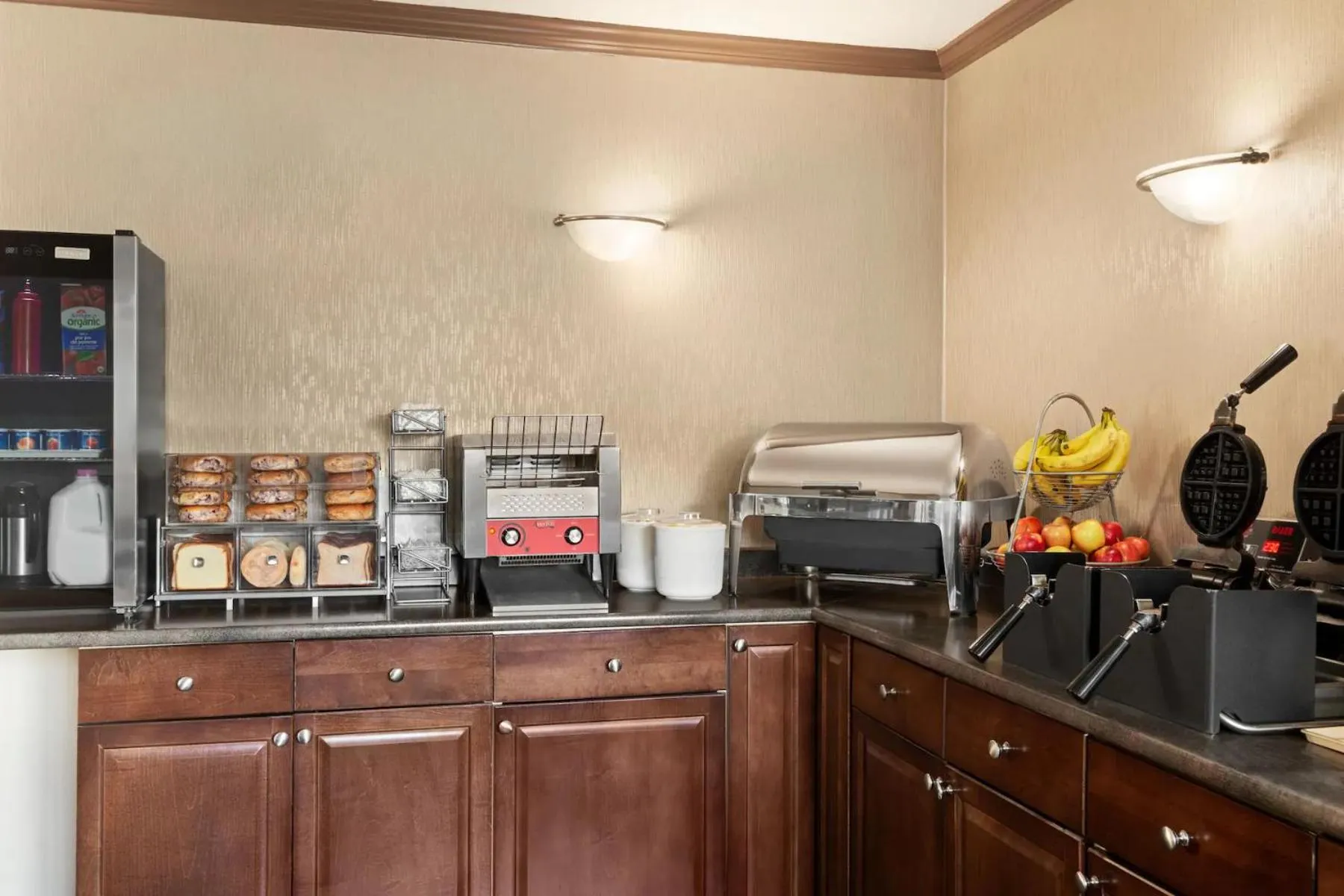 Coffee/tea facilities in Quality Inn & Suites