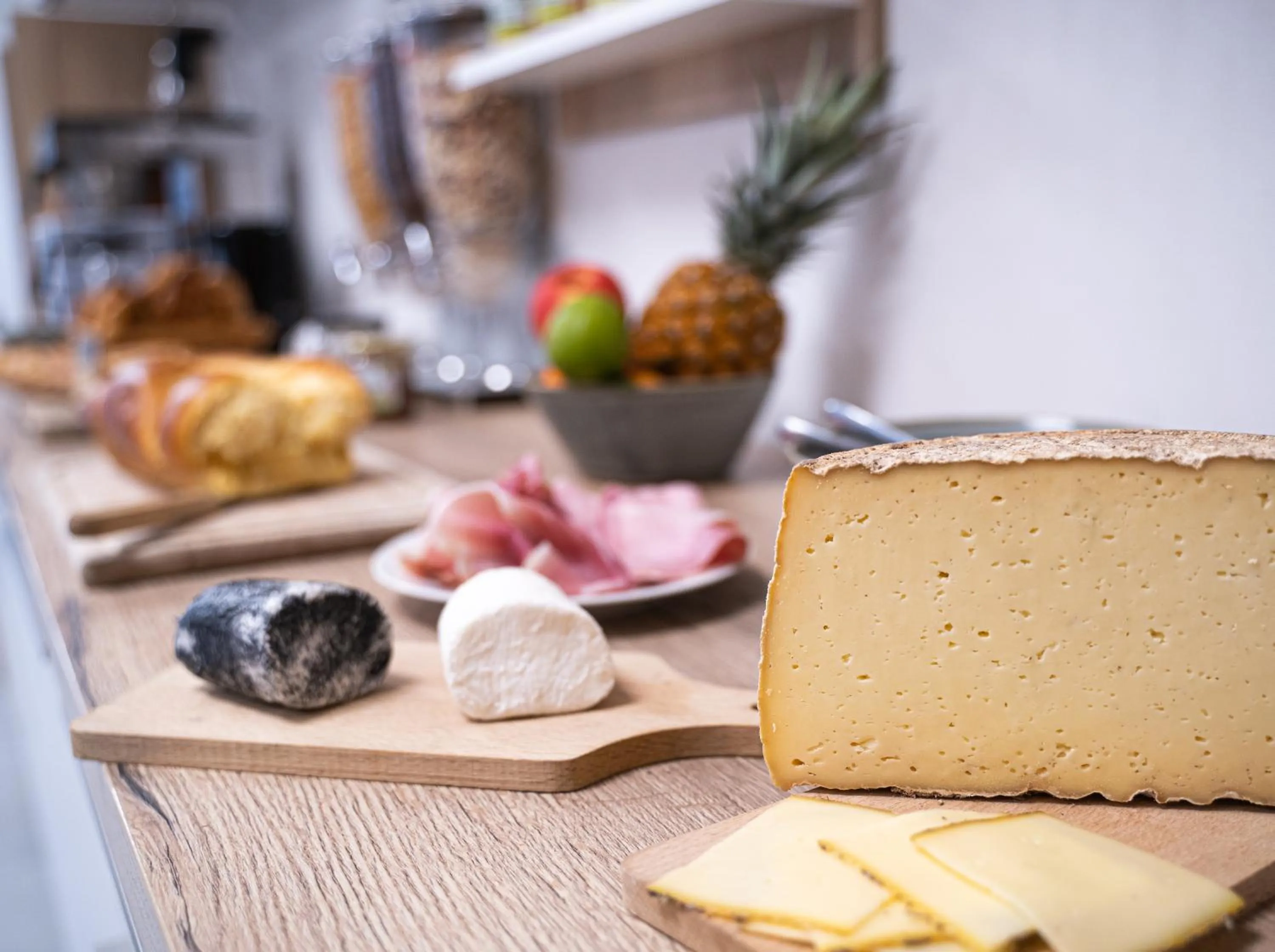 Buffet breakfast in Hotel - Restaurant Les 3 Piliers