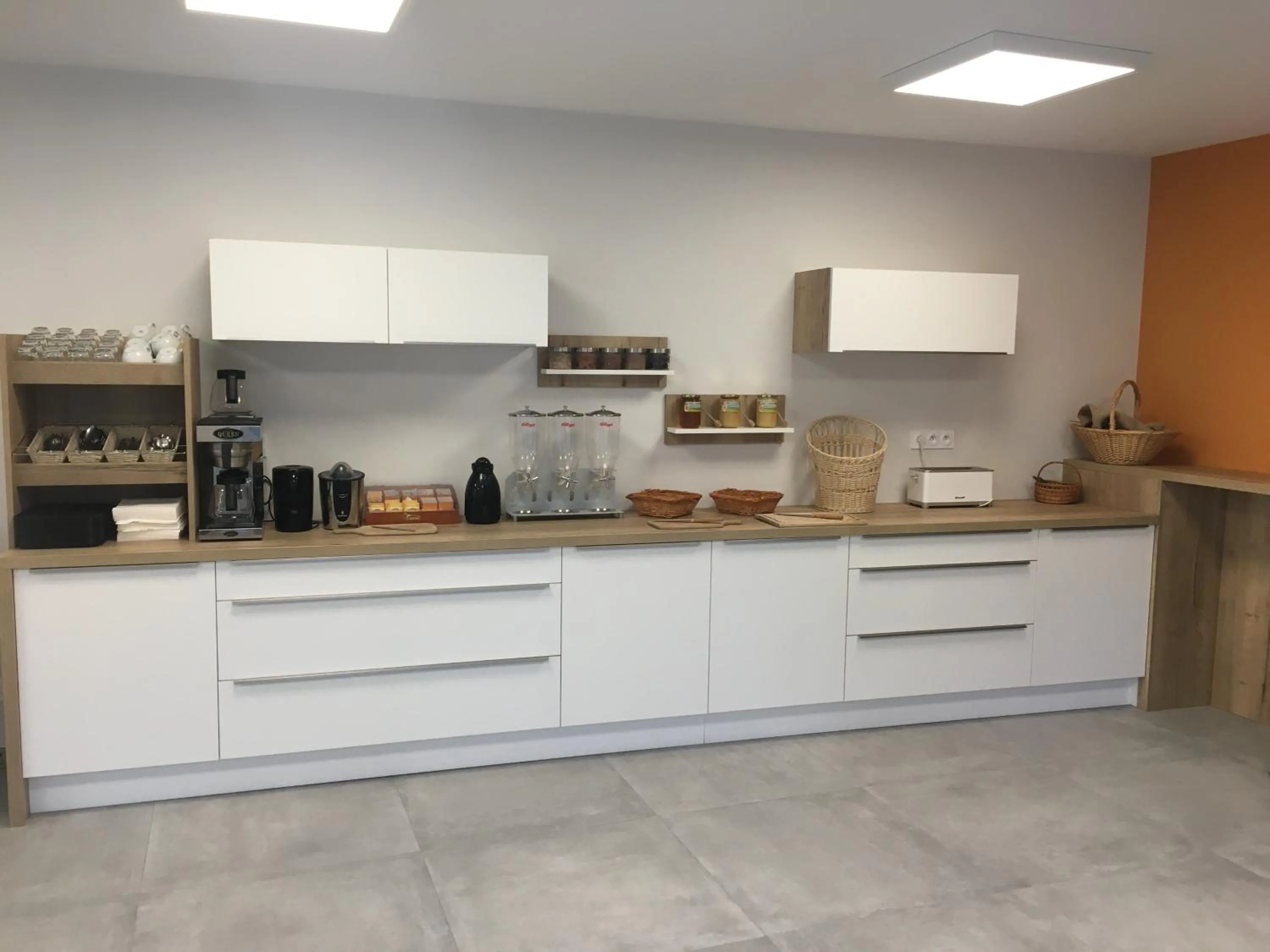 Buffet breakfast in Hotel - Restaurant Les 3 Piliers