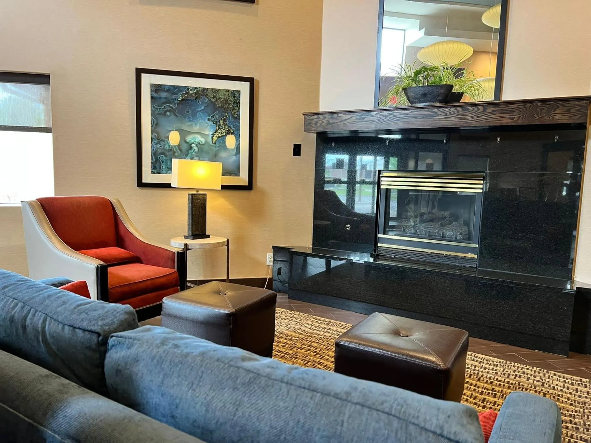 Lobby or reception in Comfort Suites Louisville East