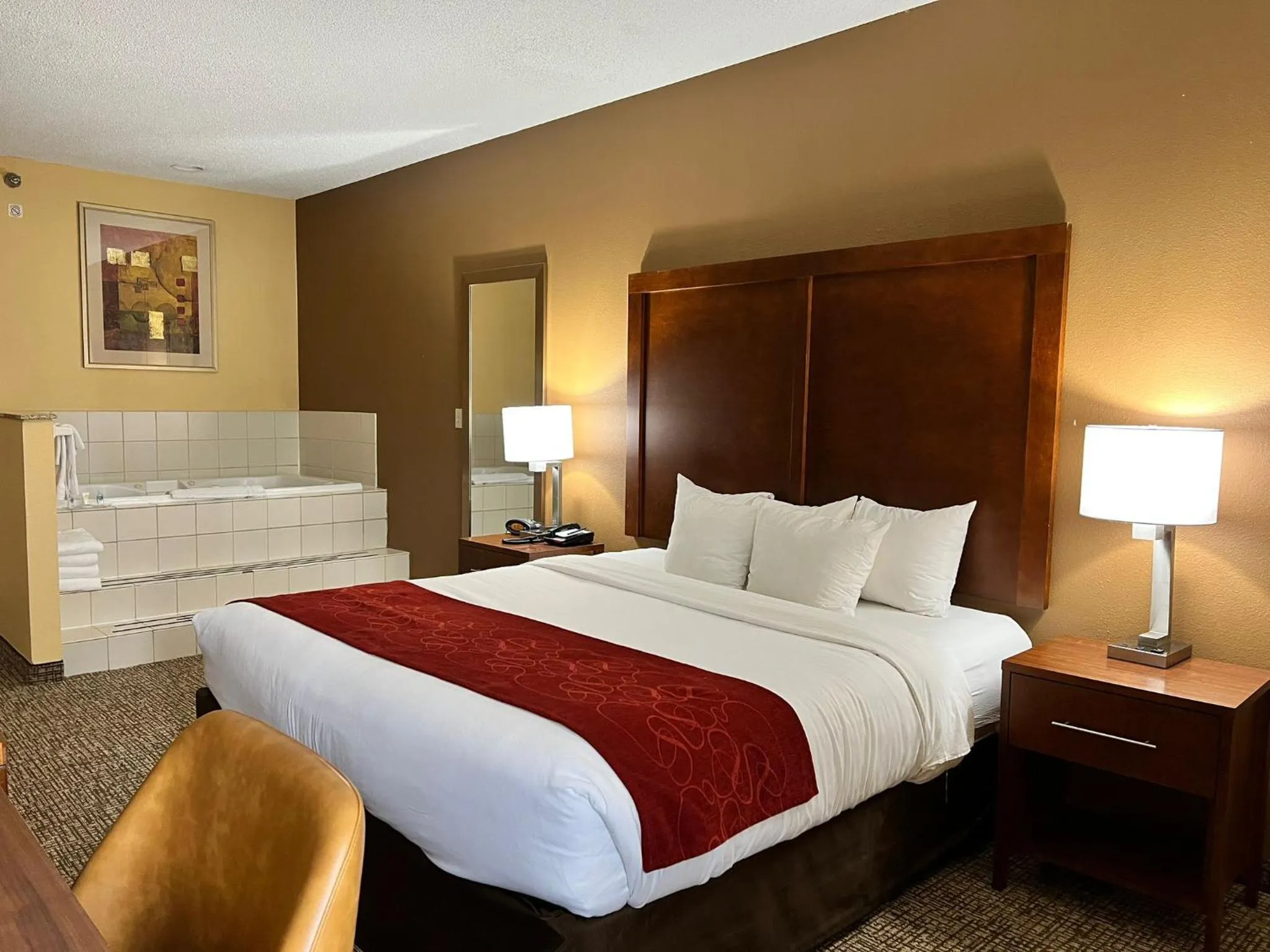 Bedroom, Bed in Comfort Suites Louisville East