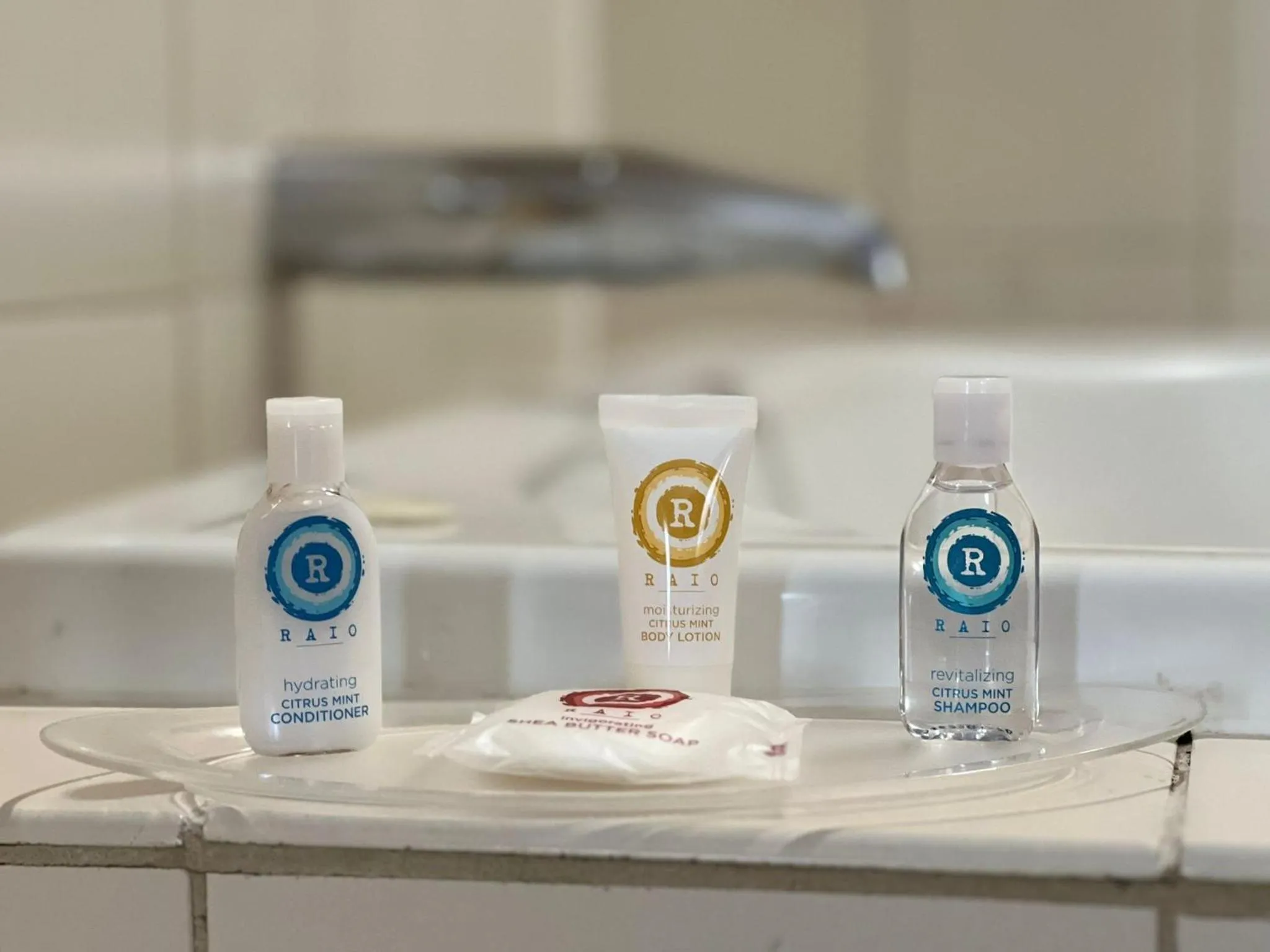 Bathroom in Comfort Suites Louisville East