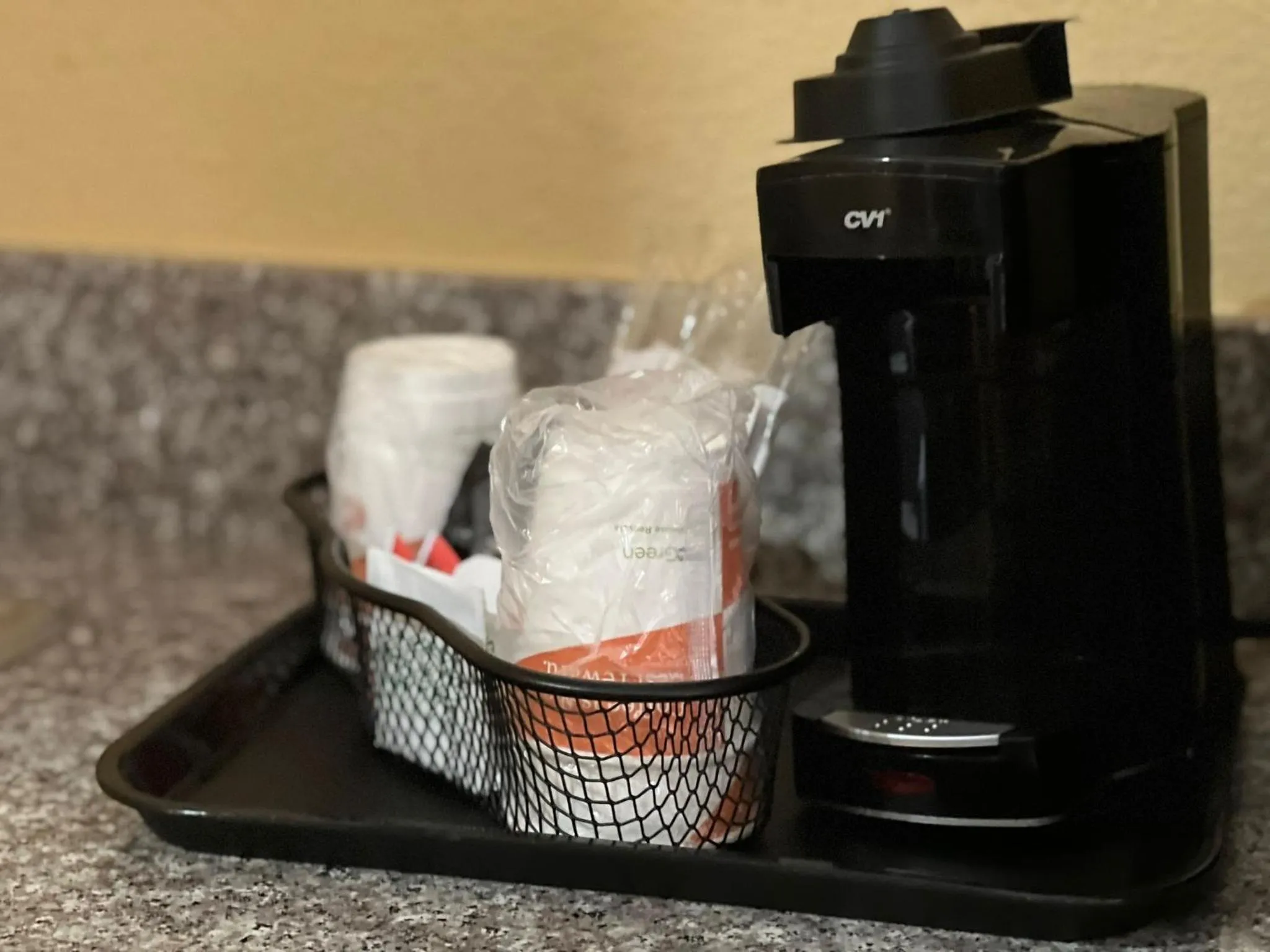 Coffee/tea facilities in Comfort Suites Louisville East