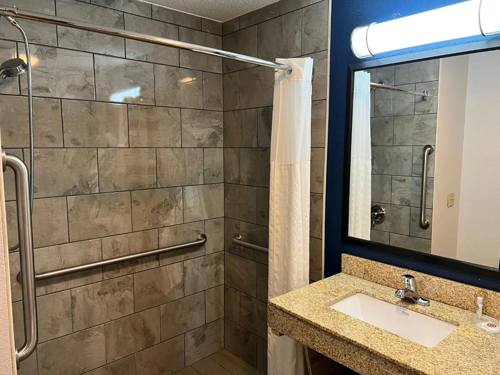 Shower in Comfort Suites Louisville East