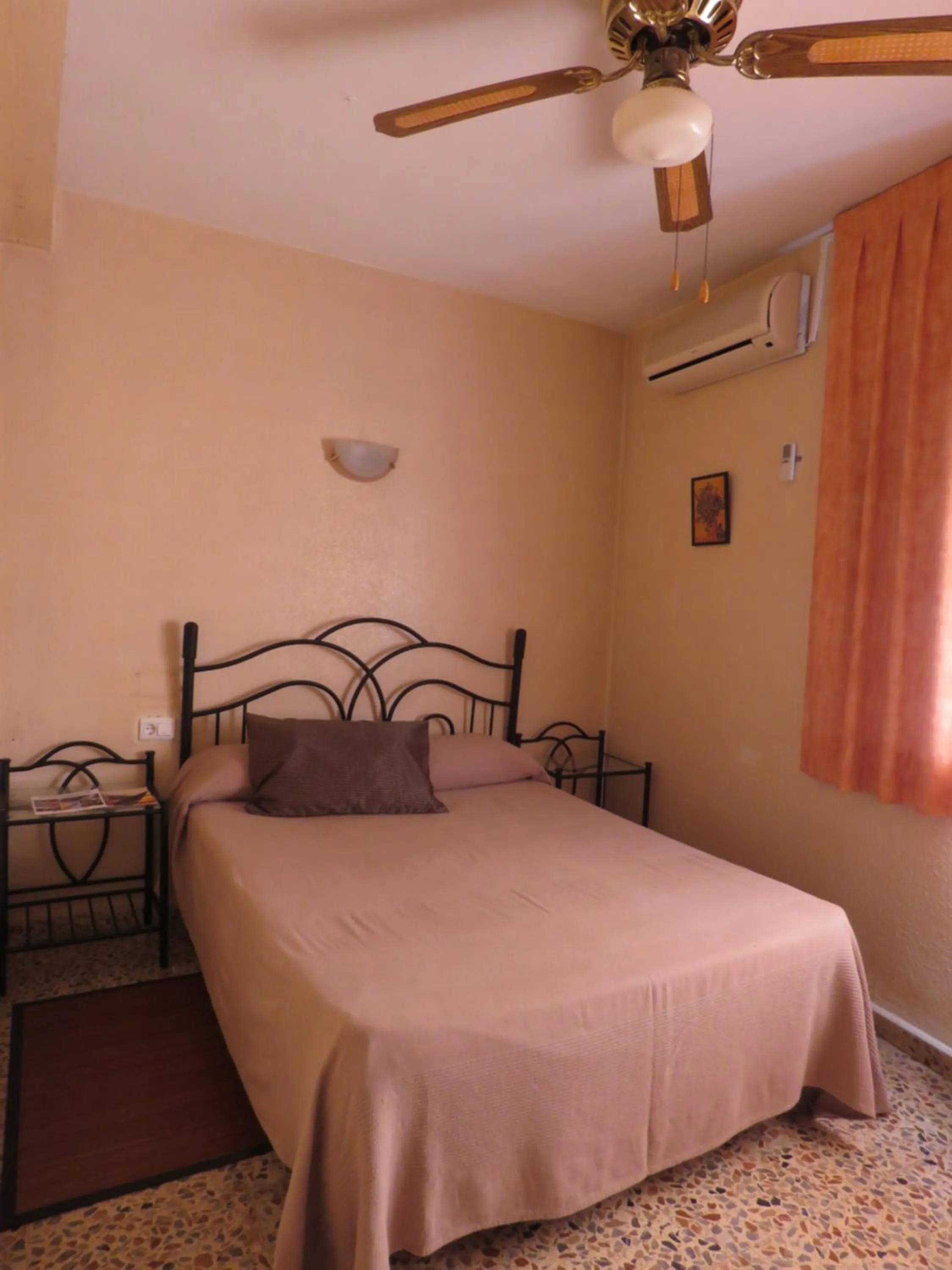 Photo of the whole room, Bed in Hotel Alain